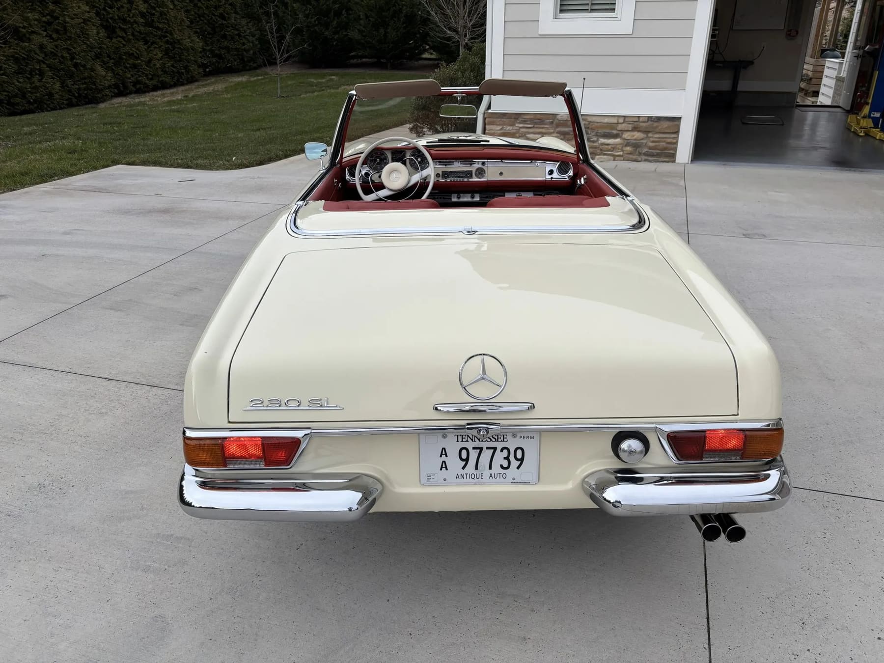 1966 Mercedes-Benz 230SL Pagoda