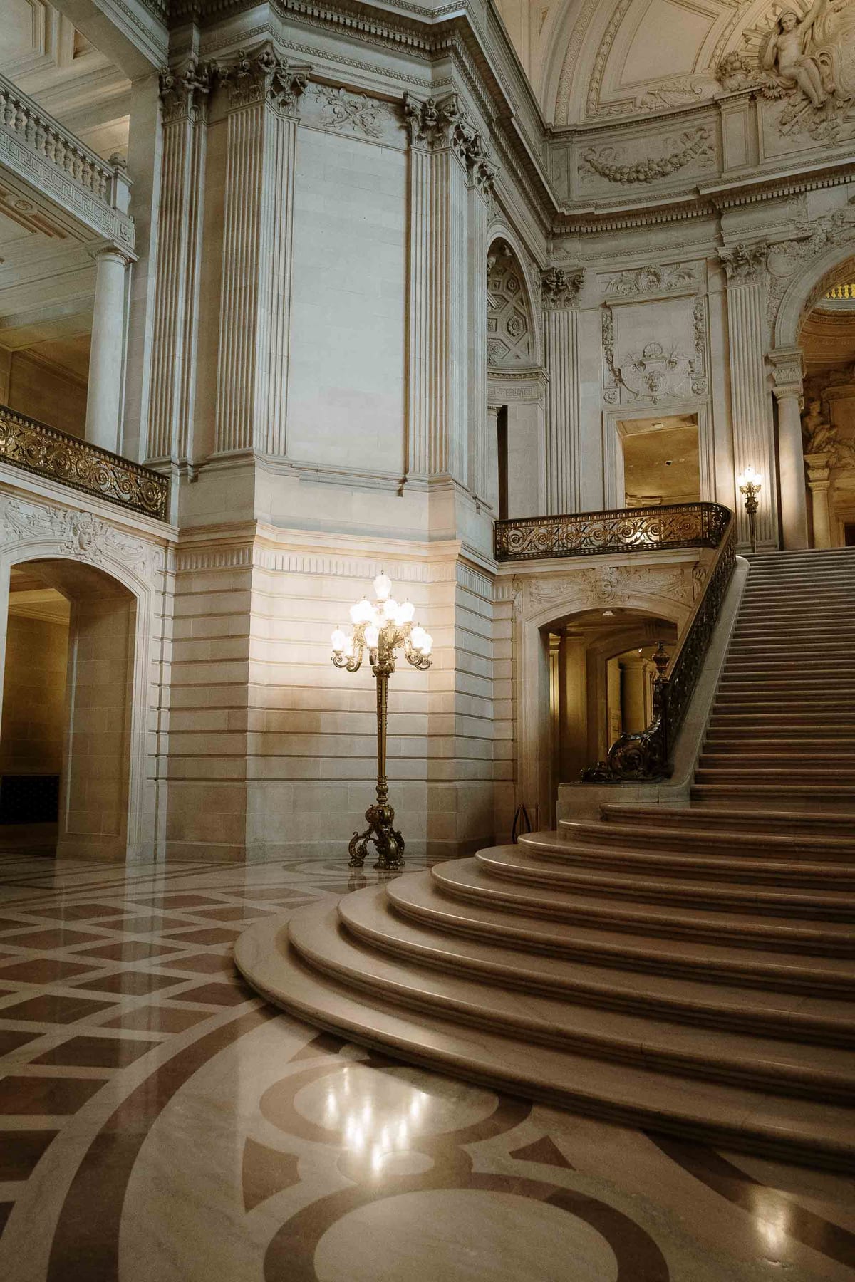 THOMAS AND AMANDA (Elopement photoshoot at the San francisco city hall)