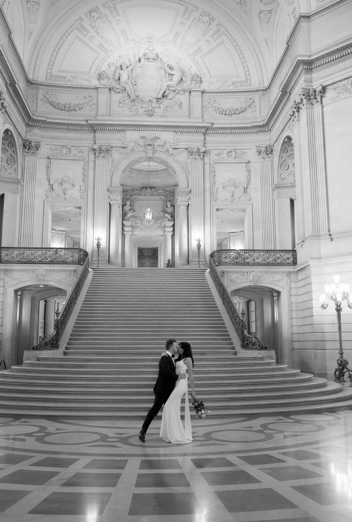 THOMAS AND AMANDA (Elopement photoshoot at the San francisco city hall)