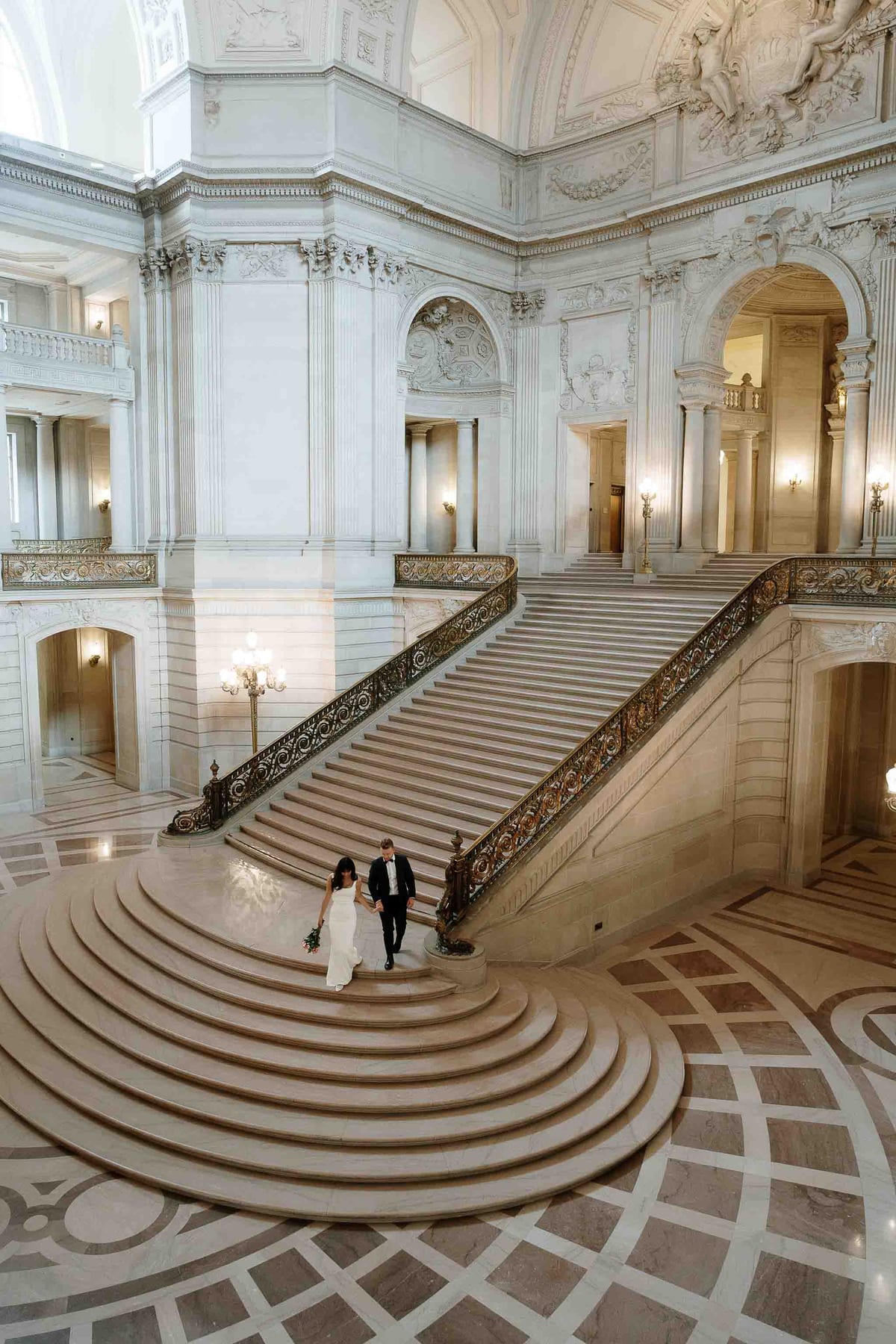THOMAS AND AMANDA (Elopement photoshoot at the San francisco city hall)