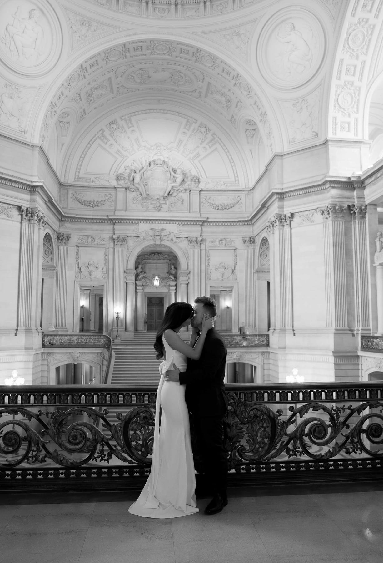 THOMAS AND AMANDA (Elopement photoshoot at the San francisco city hall)