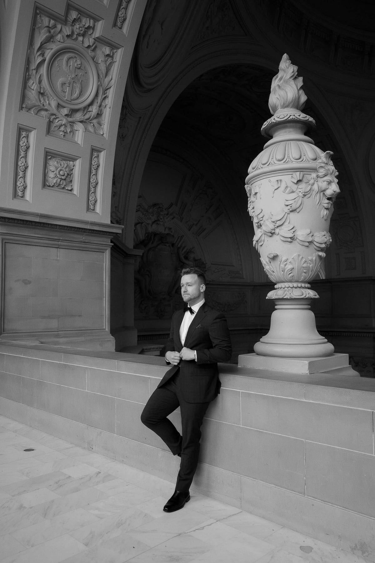 THOMAS AND AMANDA (Elopement photoshoot at the San francisco city hall)