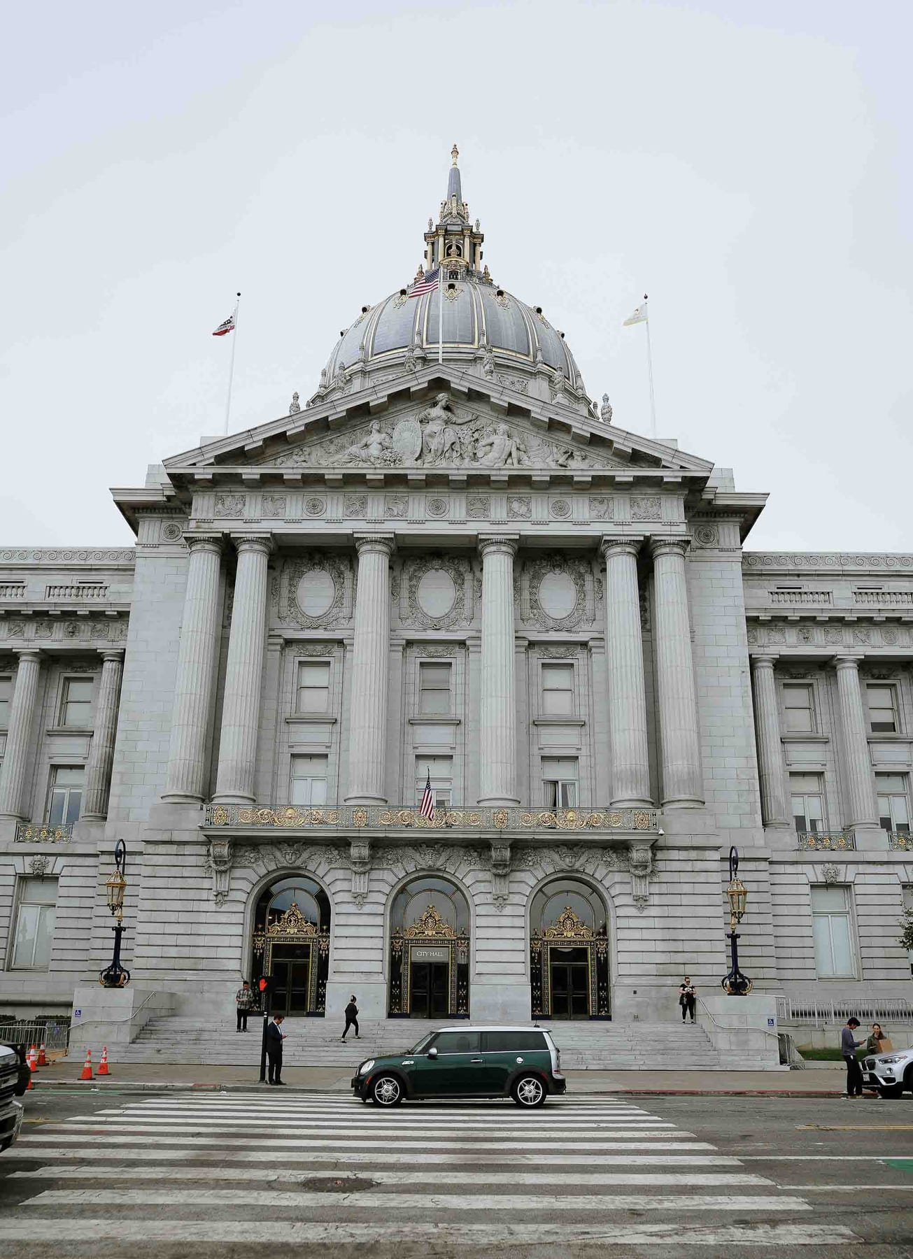 THOMAS AND AMANDA (Elopement photoshoot at the San francisco city hall)