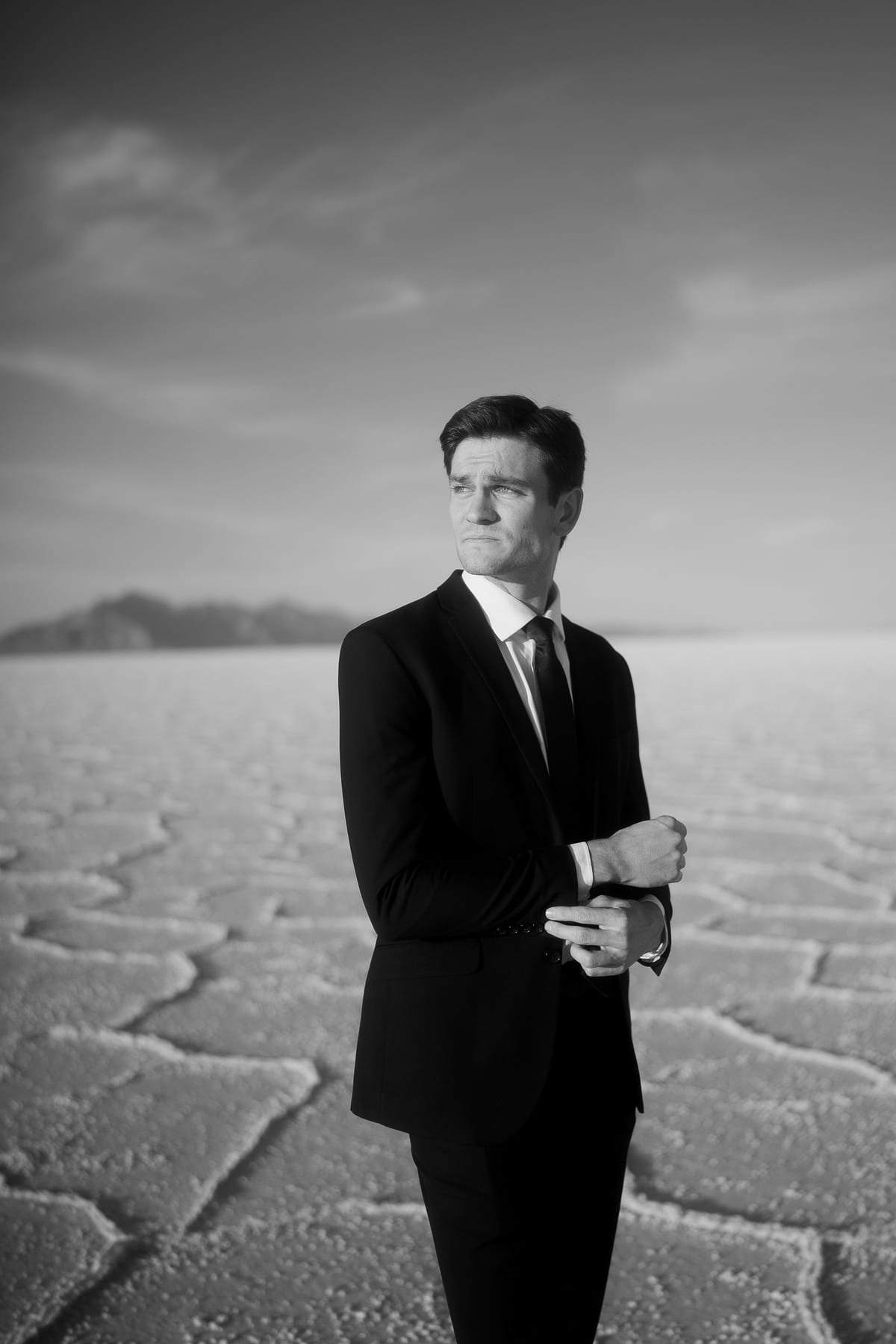 ELAINA AND BRIGGS (Elopement photoshoot at the Bonneville salt flats, UTAH, USA)