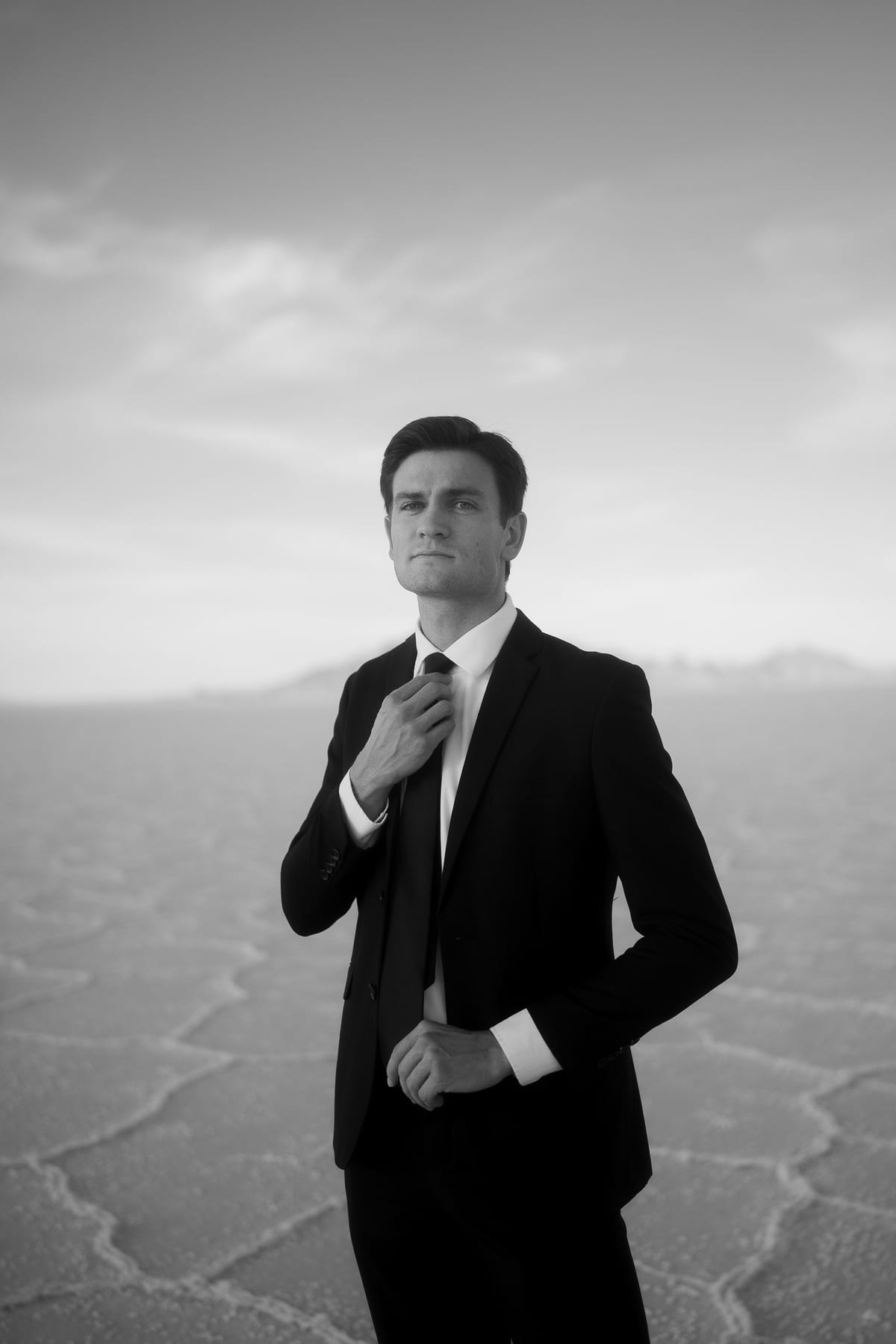 ELAINA AND BRIGGS (Elopement photoshoot at the Bonneville salt flats, UTAH, USA)
