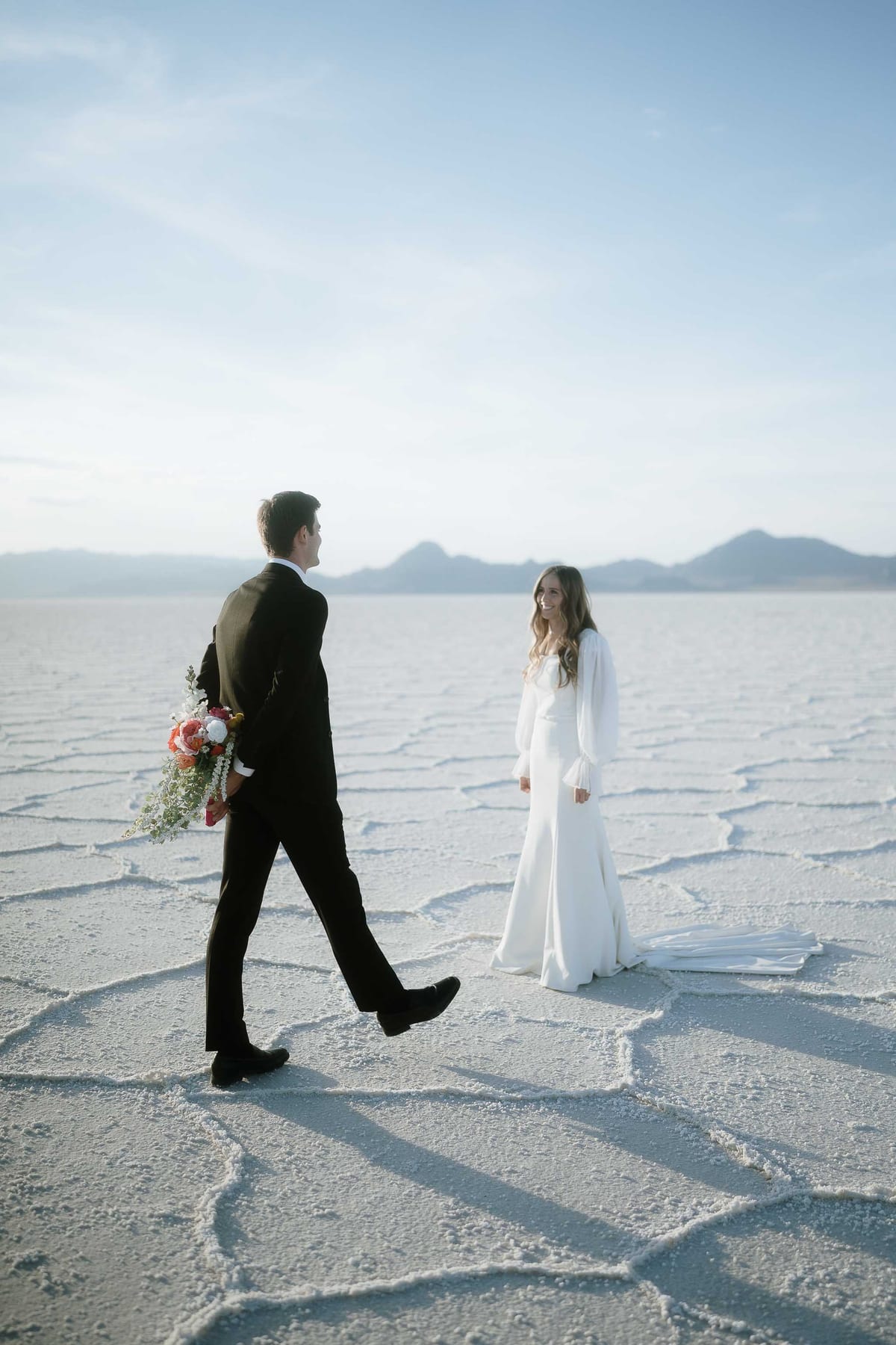 ELAINA AND BRIGGS (Elopement photoshoot at the Bonneville salt flats, UTAH, USA)