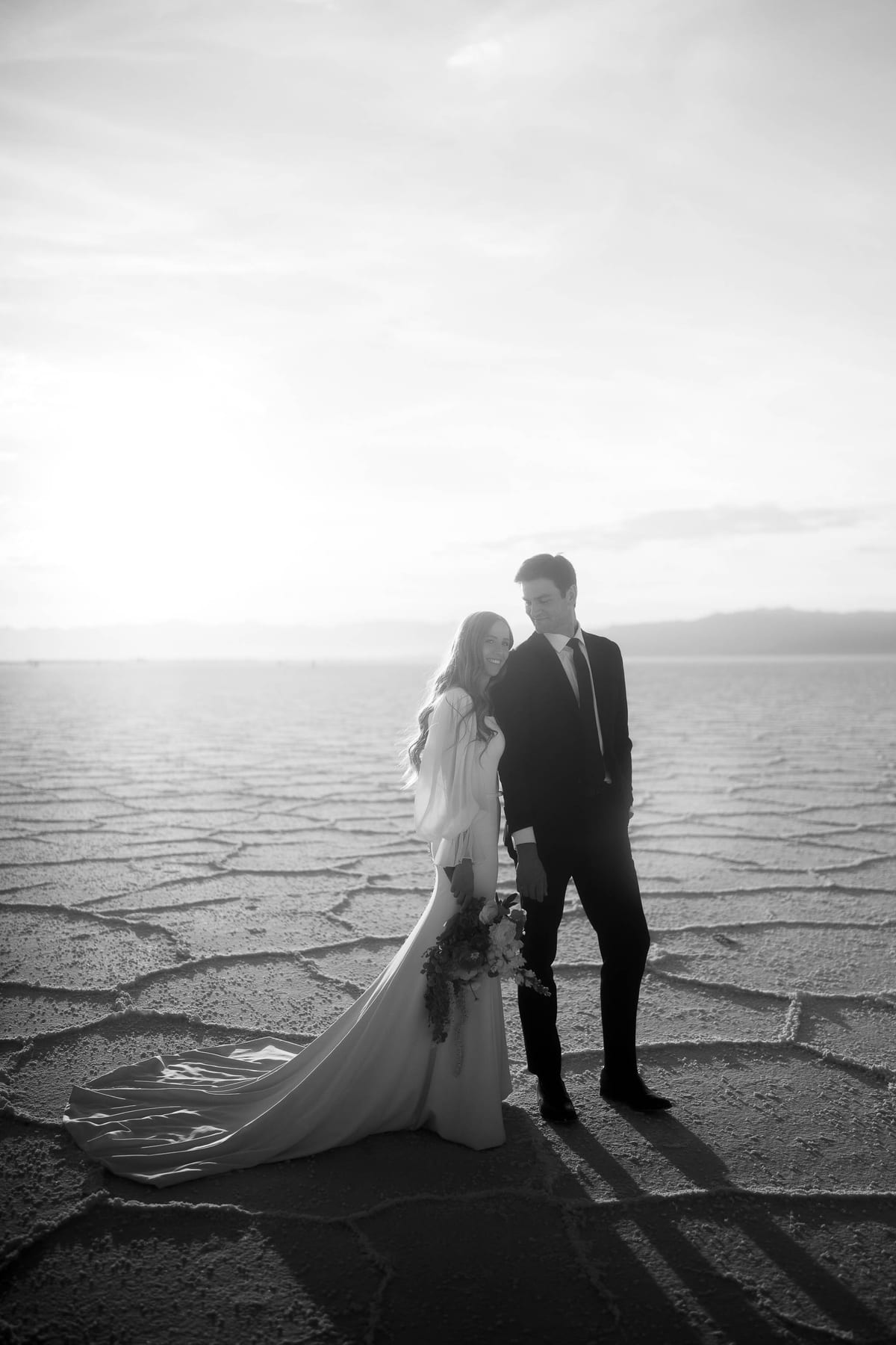 ELAINA AND BRIGGS (Elopement photoshoot at the Bonneville salt flats, UTAH, USA)