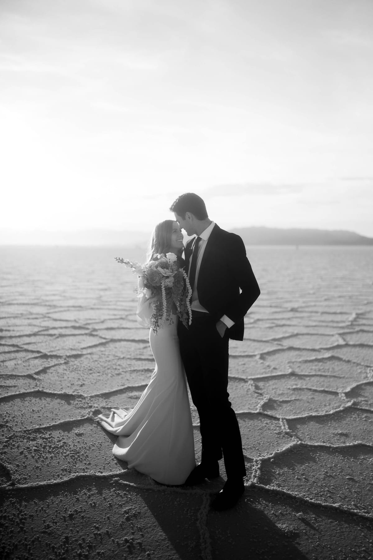 ELAINA AND BRIGGS (Elopement photoshoot at the Bonneville salt flats, UTAH, USA)