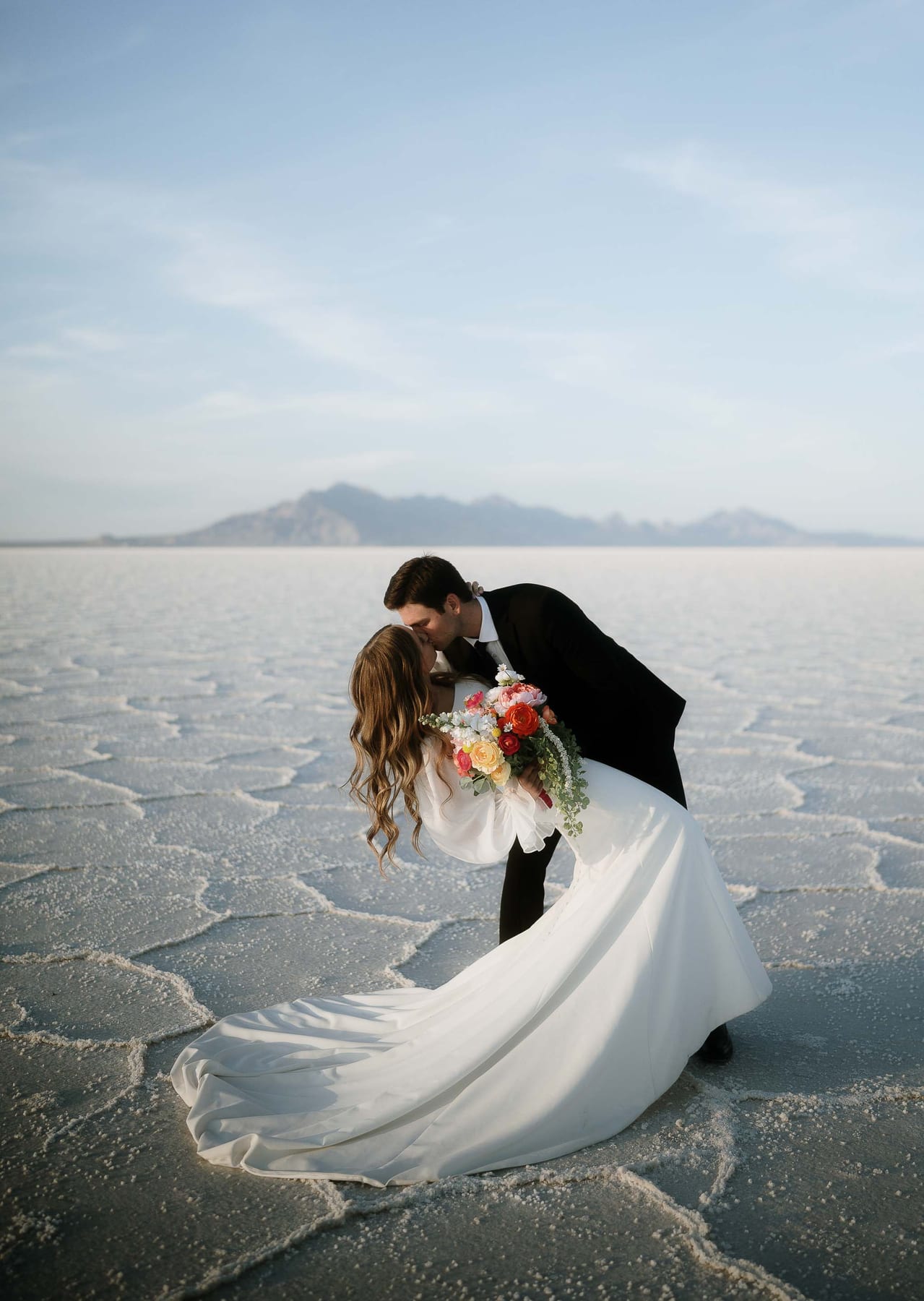 ELAINA AND BRIGGS (Elopement photoshoot at the Bonneville salt flats, UTAH, USA)