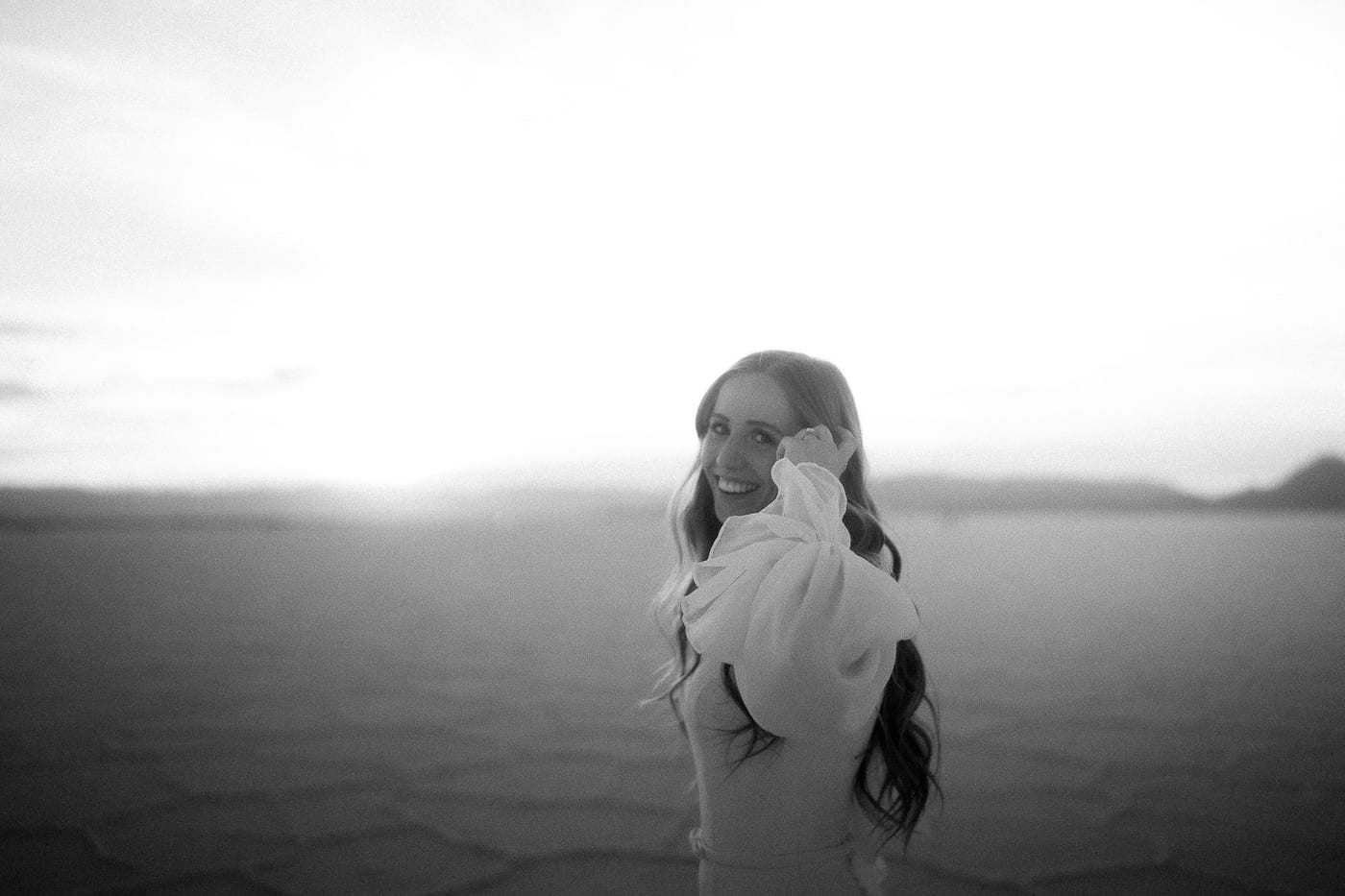 ELAINA AND BRIGGS (Elopement photoshoot at the Bonneville salt flats, UTAH, USA)