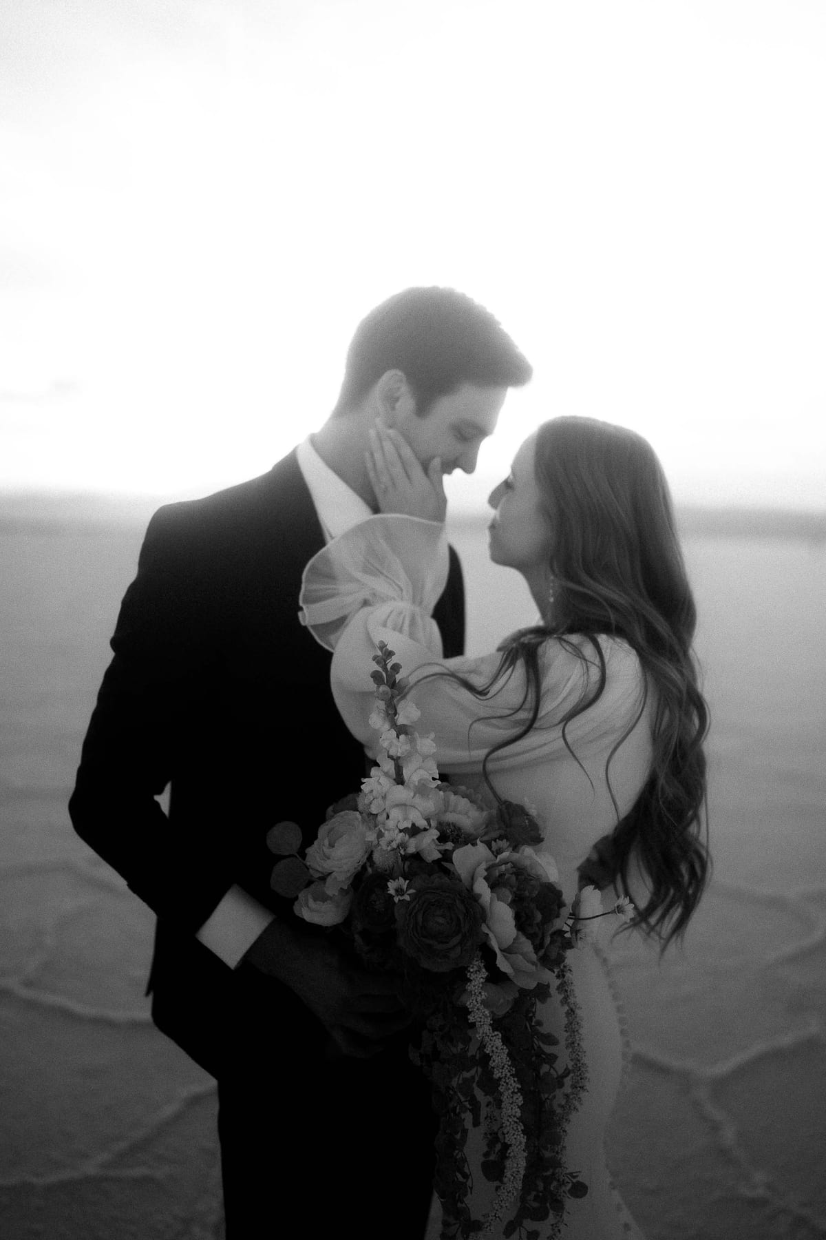 ELAINA AND BRIGGS (Elopement photoshoot at the Bonneville salt flats, UTAH, USA)