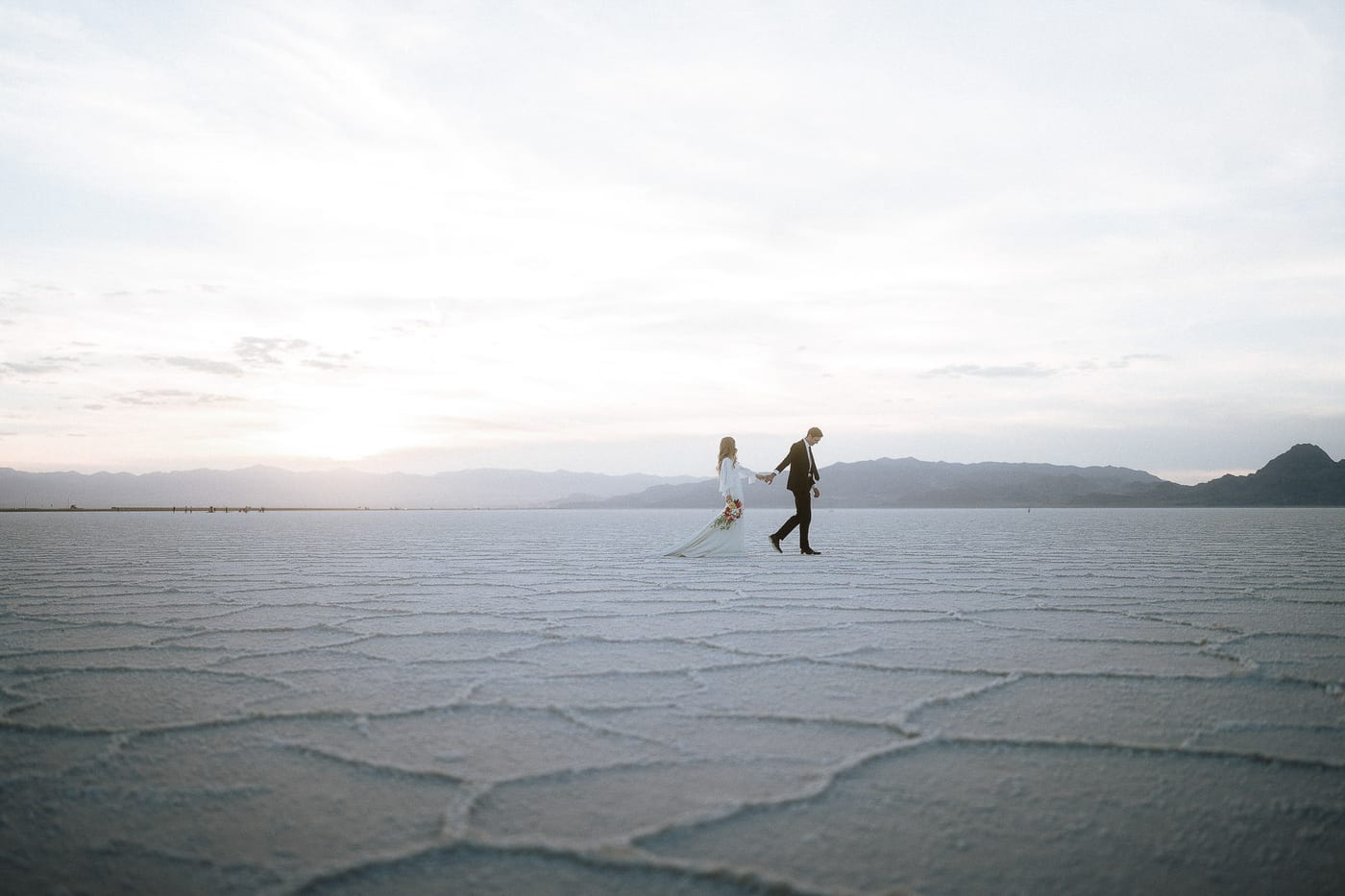 ELAINA AND BRIGGS (Elopement photoshoot at the Bonneville salt flats, UTAH, USA)