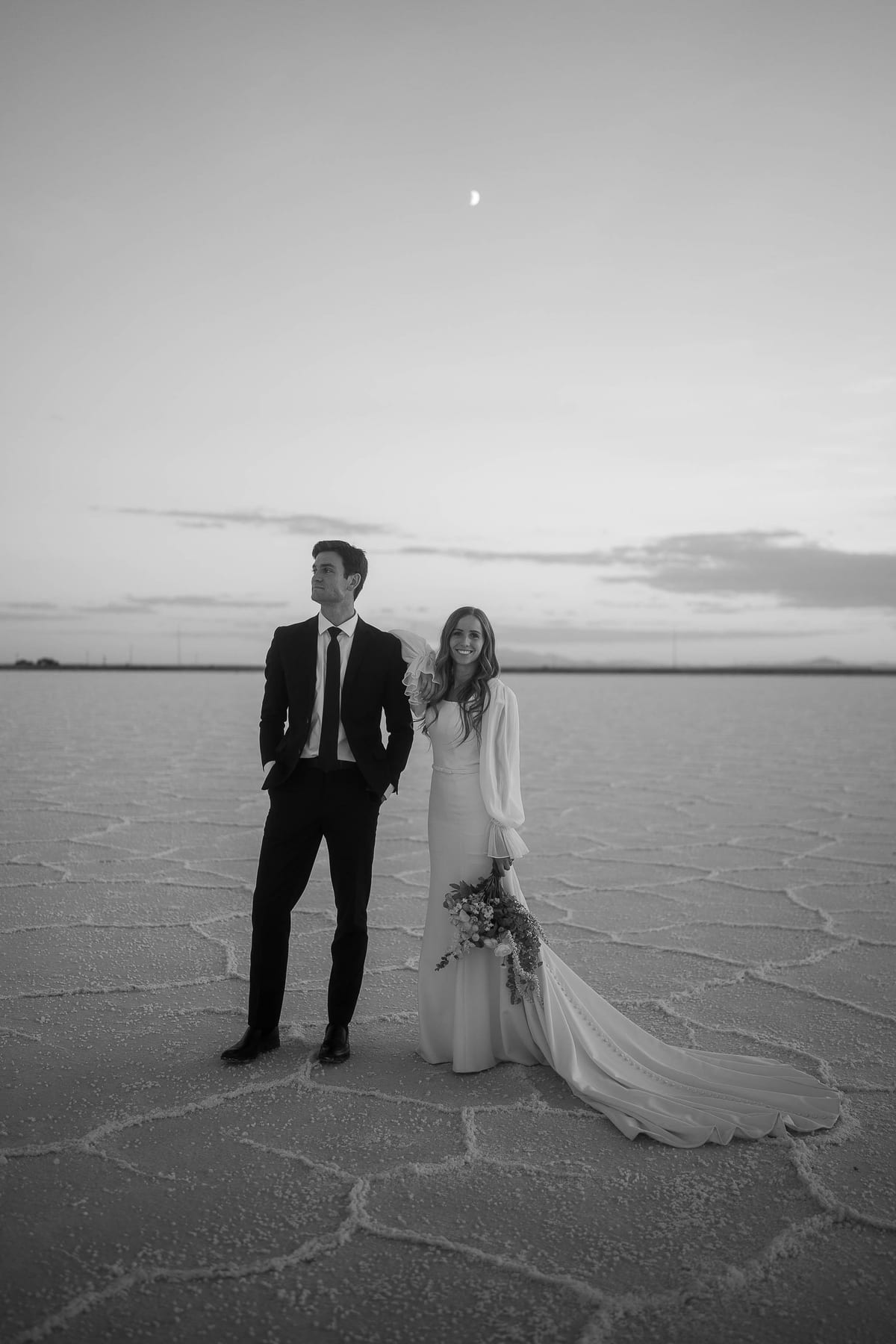 ELAINA AND BRIGGS (Elopement photoshoot at the Bonneville salt flats, UTAH, USA)