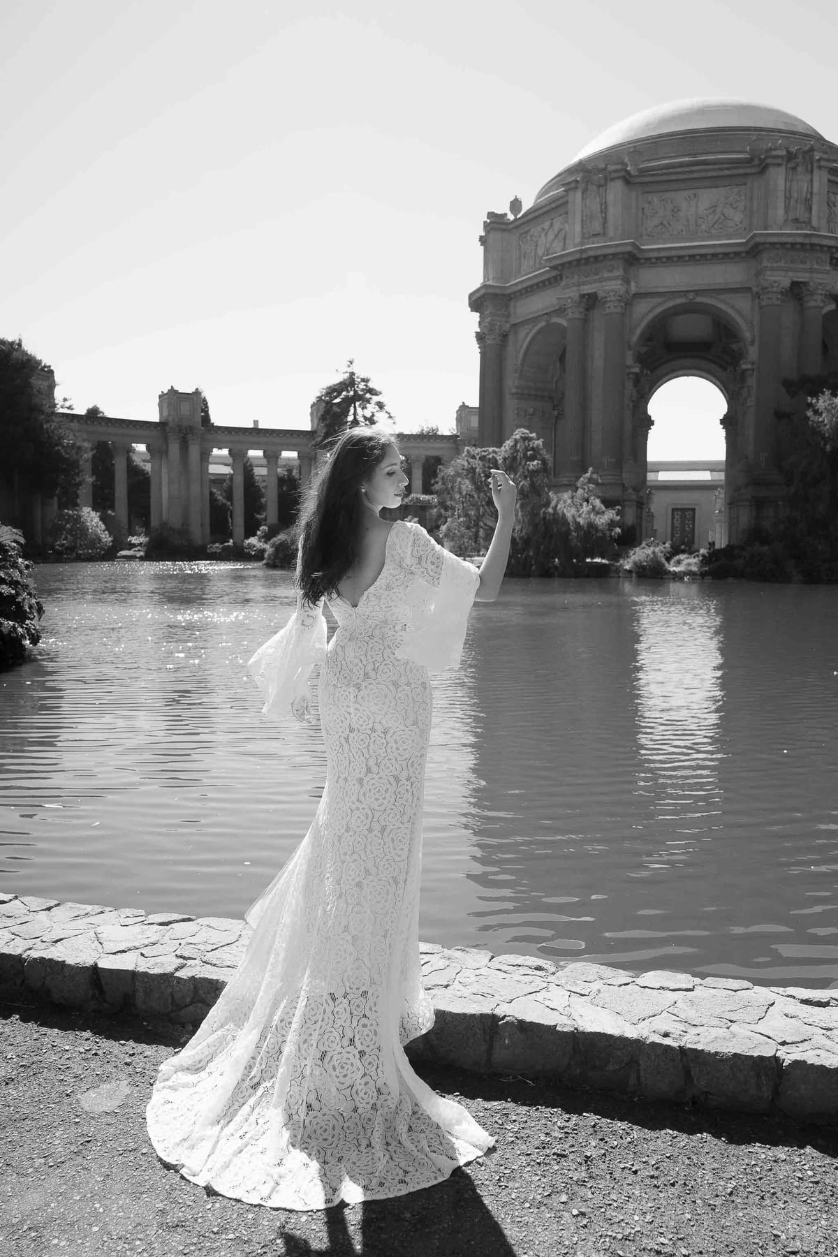 Elopement photoshoot at the Palace of fine arts, San Francisco, CA, USA