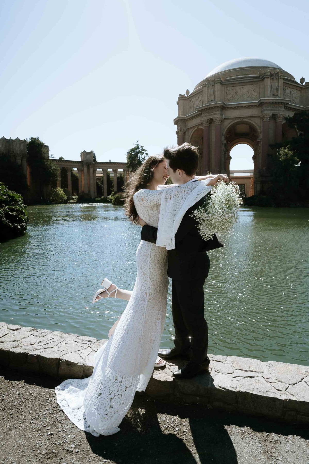 Elopement photoshoot at the Palace of fine arts, San Francisco, CA, USA