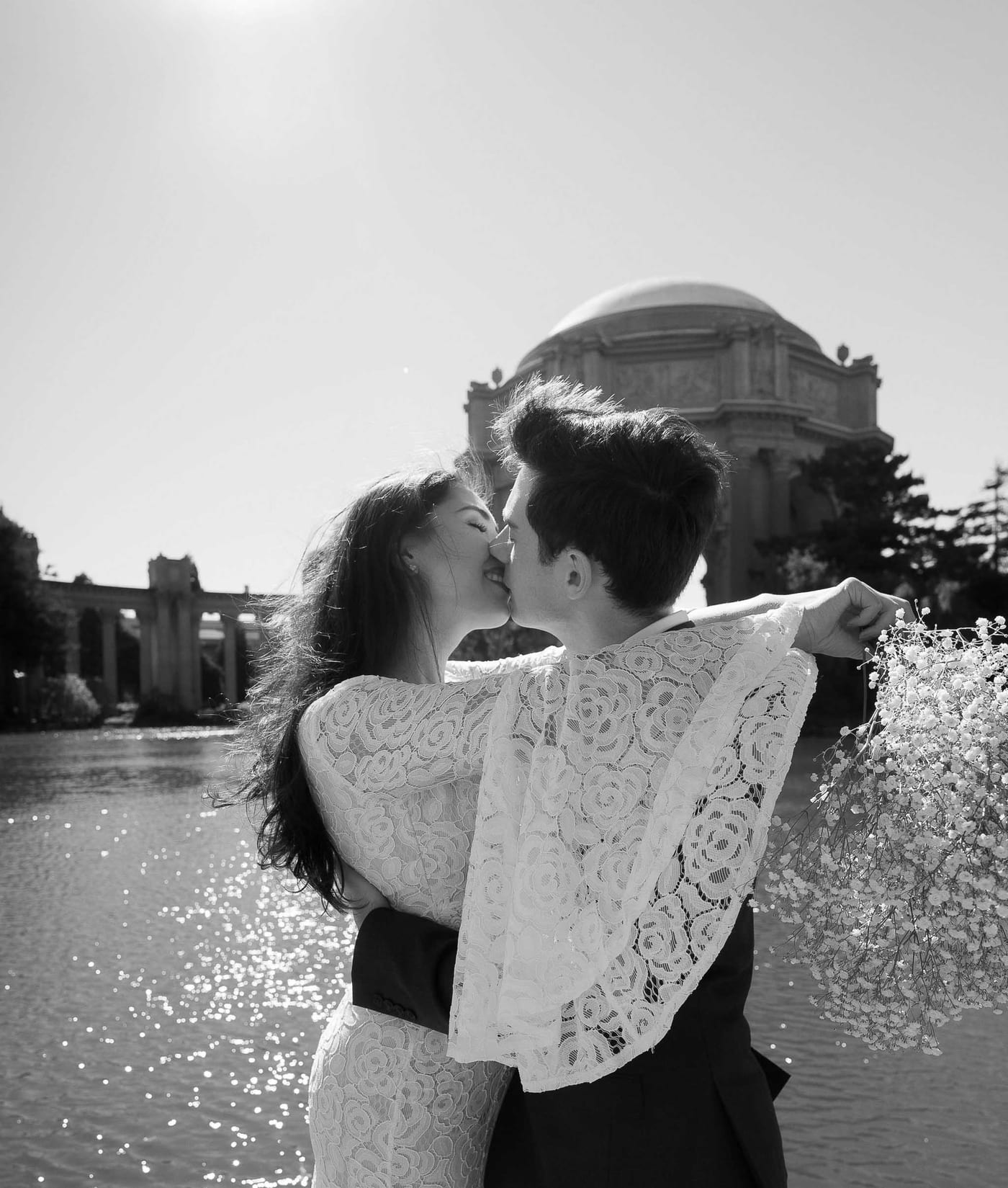 Elopement photoshoot at the Palace of fine arts, San Francisco, CA, USA
