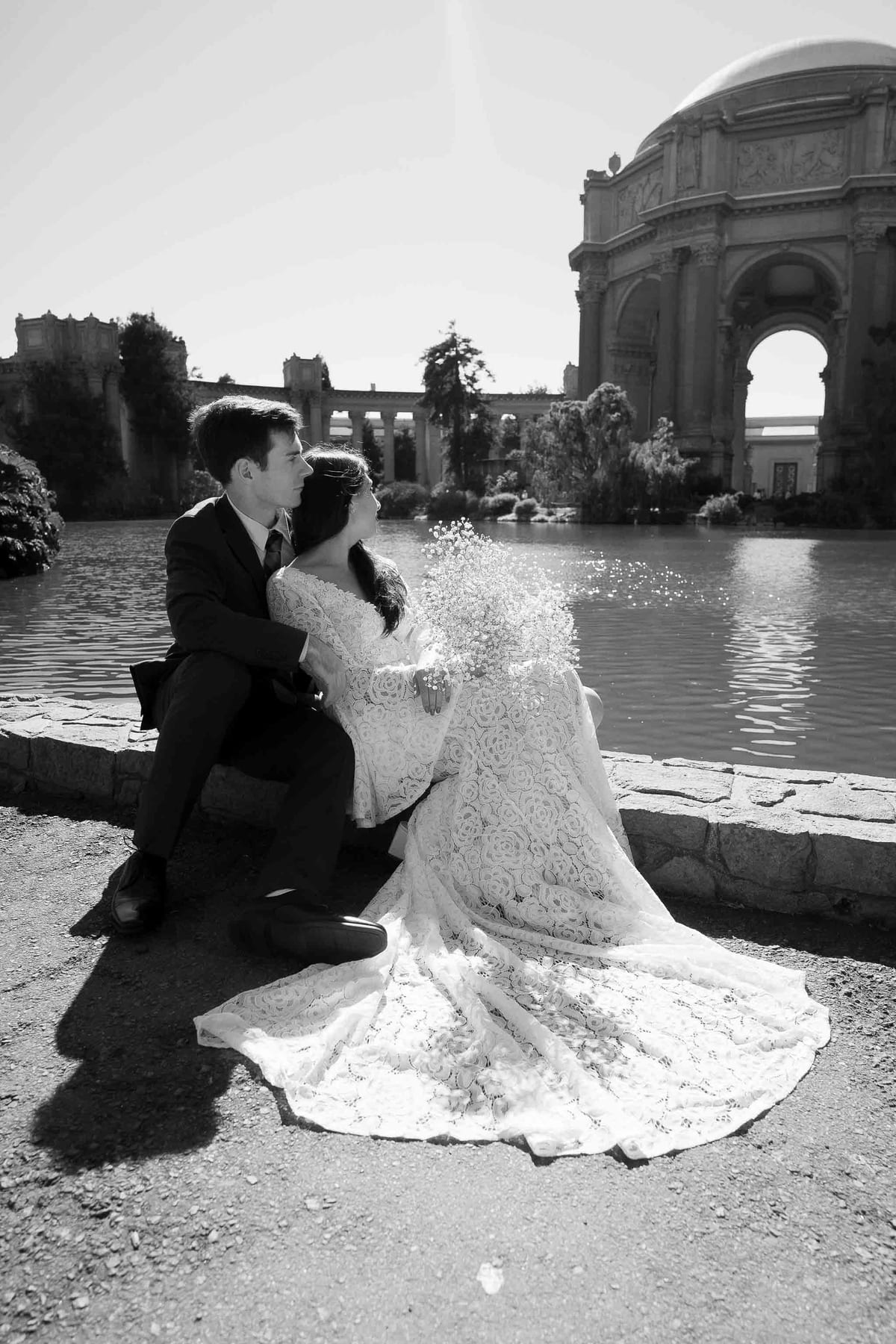 Elopement photoshoot at the Palace of fine arts, San Francisco, CA, USA