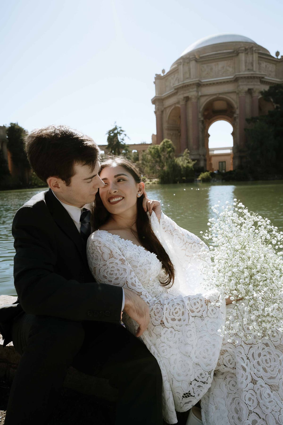 Elopement photoshoot at the Palace of fine arts, San Francisco, CA, USA