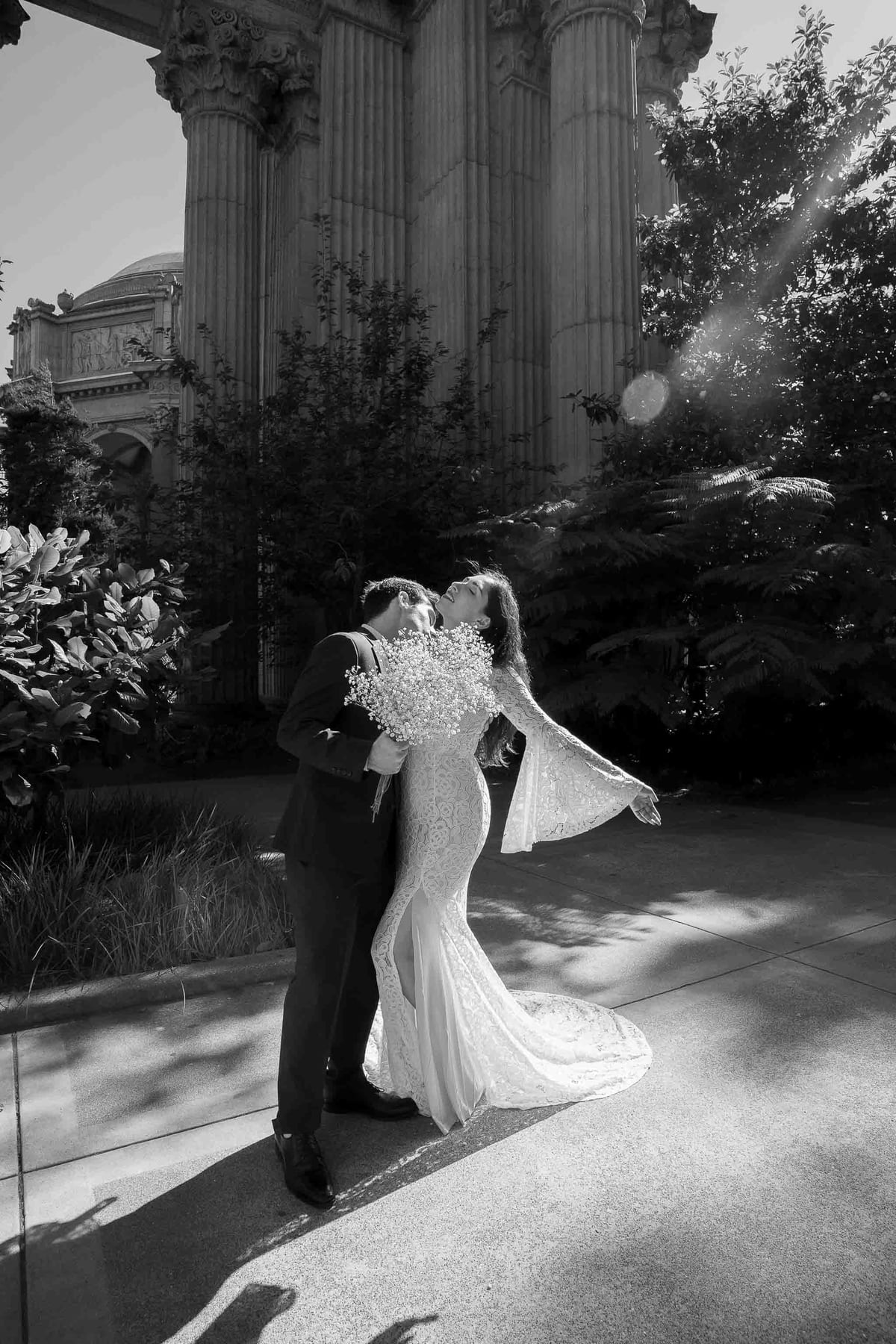 Elopement photoshoot at the Palace of fine arts, San Francisco, CA, USA