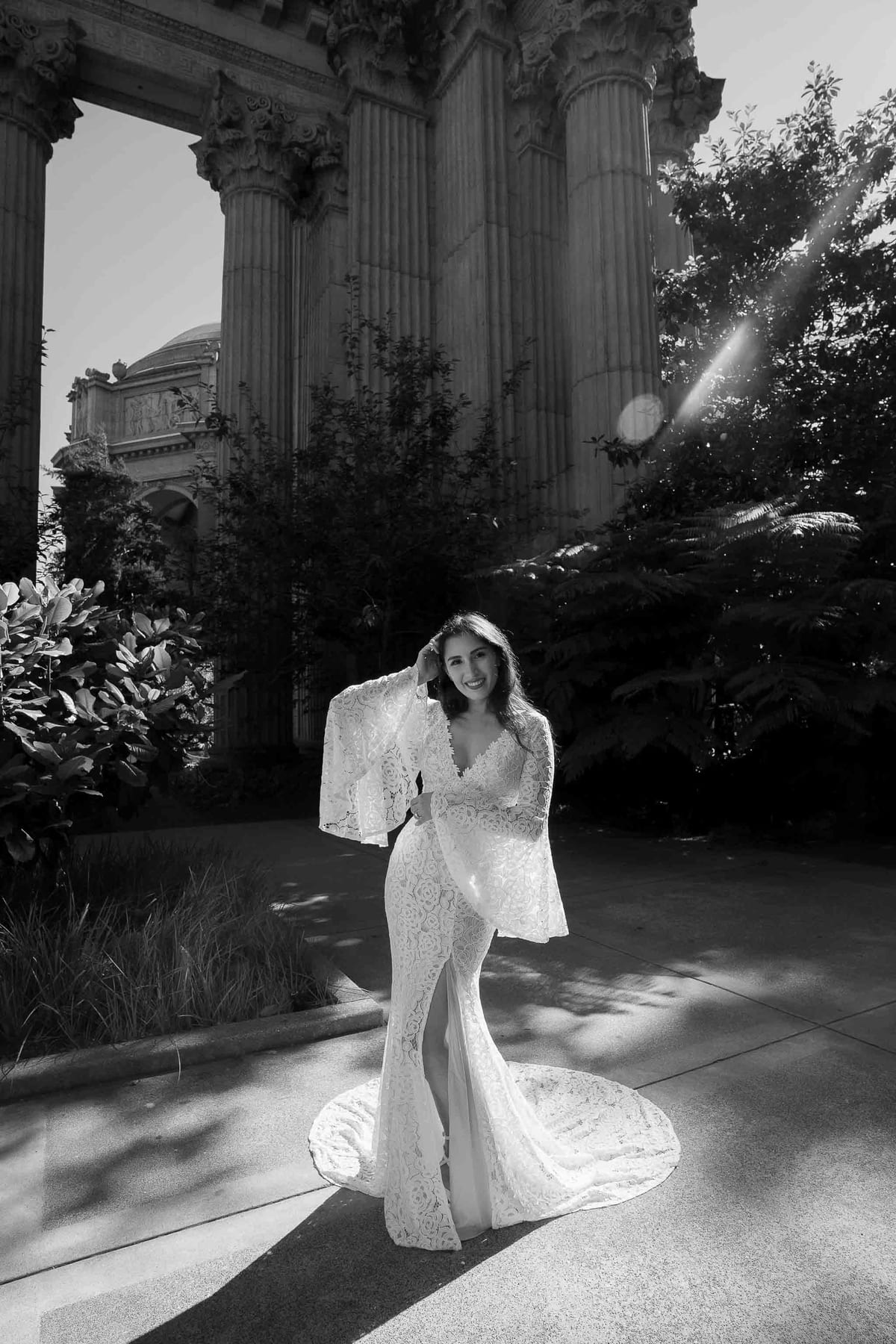 ELOPEMENT PHOTOSHOOT AT THE PALACE OF FINE ARTS, SAN FRANCISCO, CA, USA