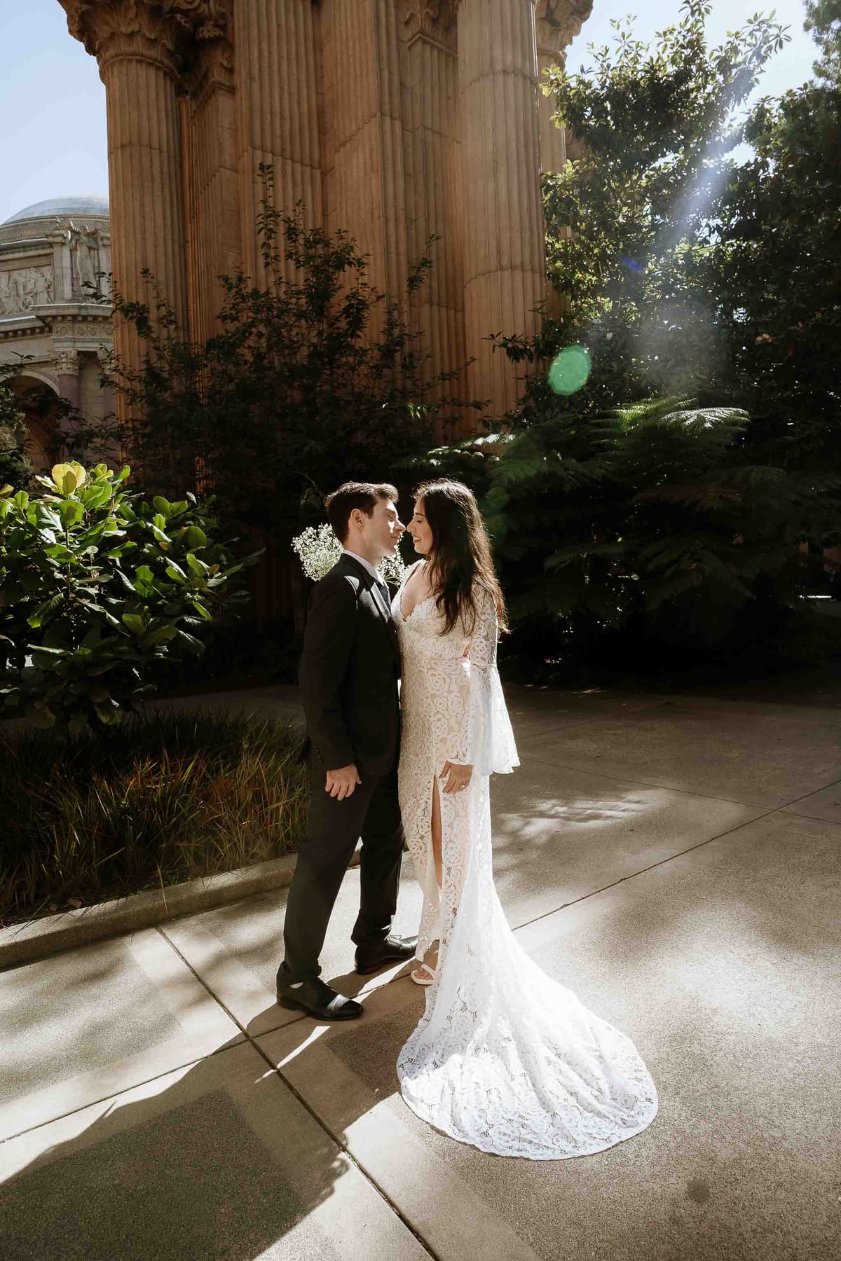 Elopement photoshoot at the Palace of fine arts, San Francisco, CA, USA