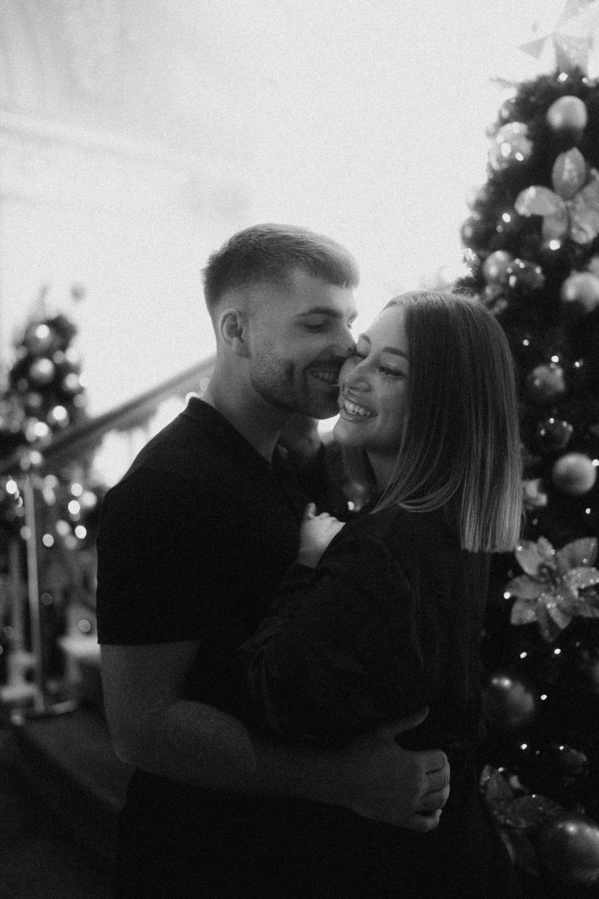 SASKIA AND MAURI (Christmas couple photoshoot at the Fullerton hotel, Martin place)