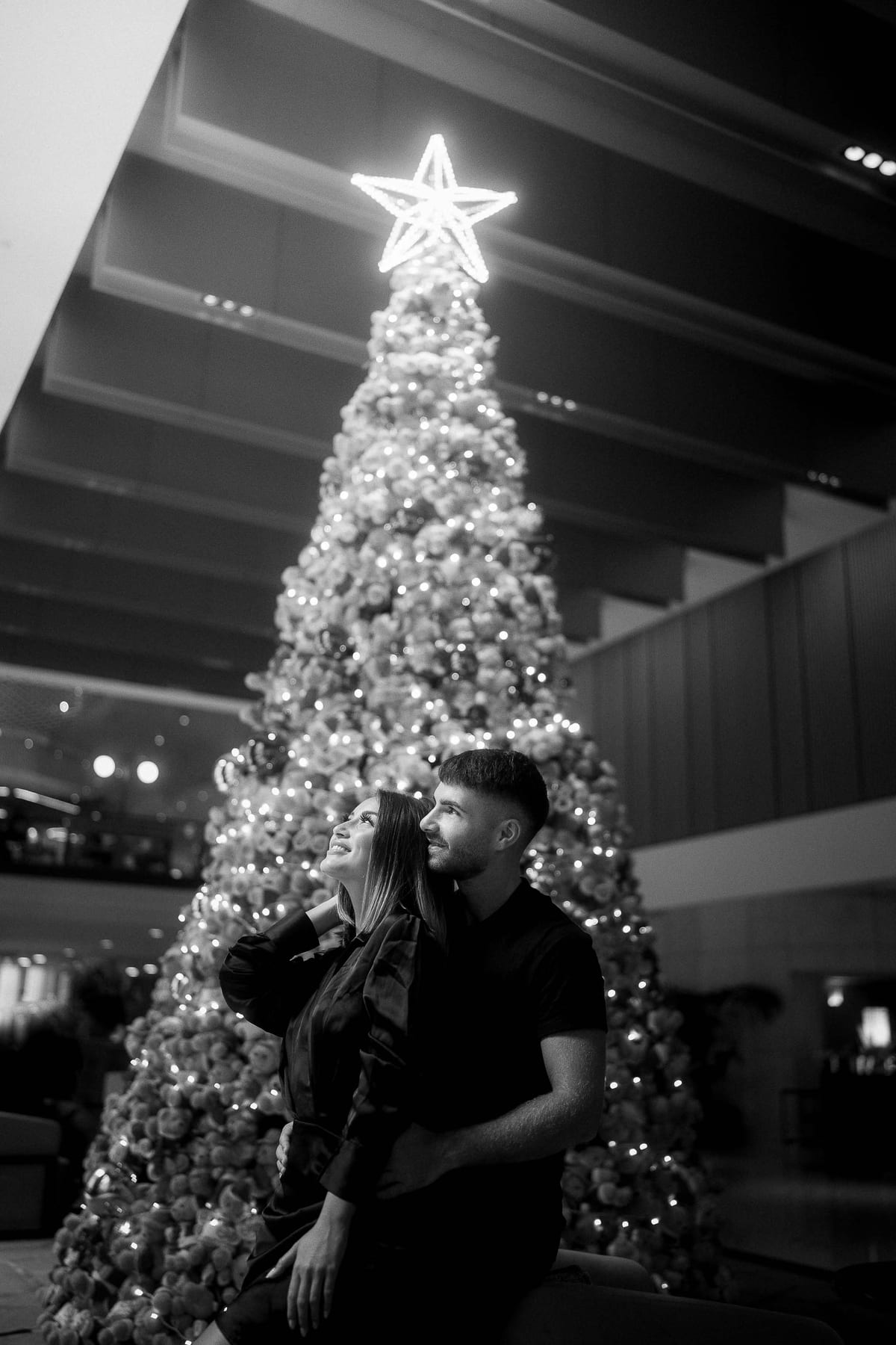 SASKIA AND MAURI (Christmas couple photoshoot at the Fullerton hotel, Martin place)