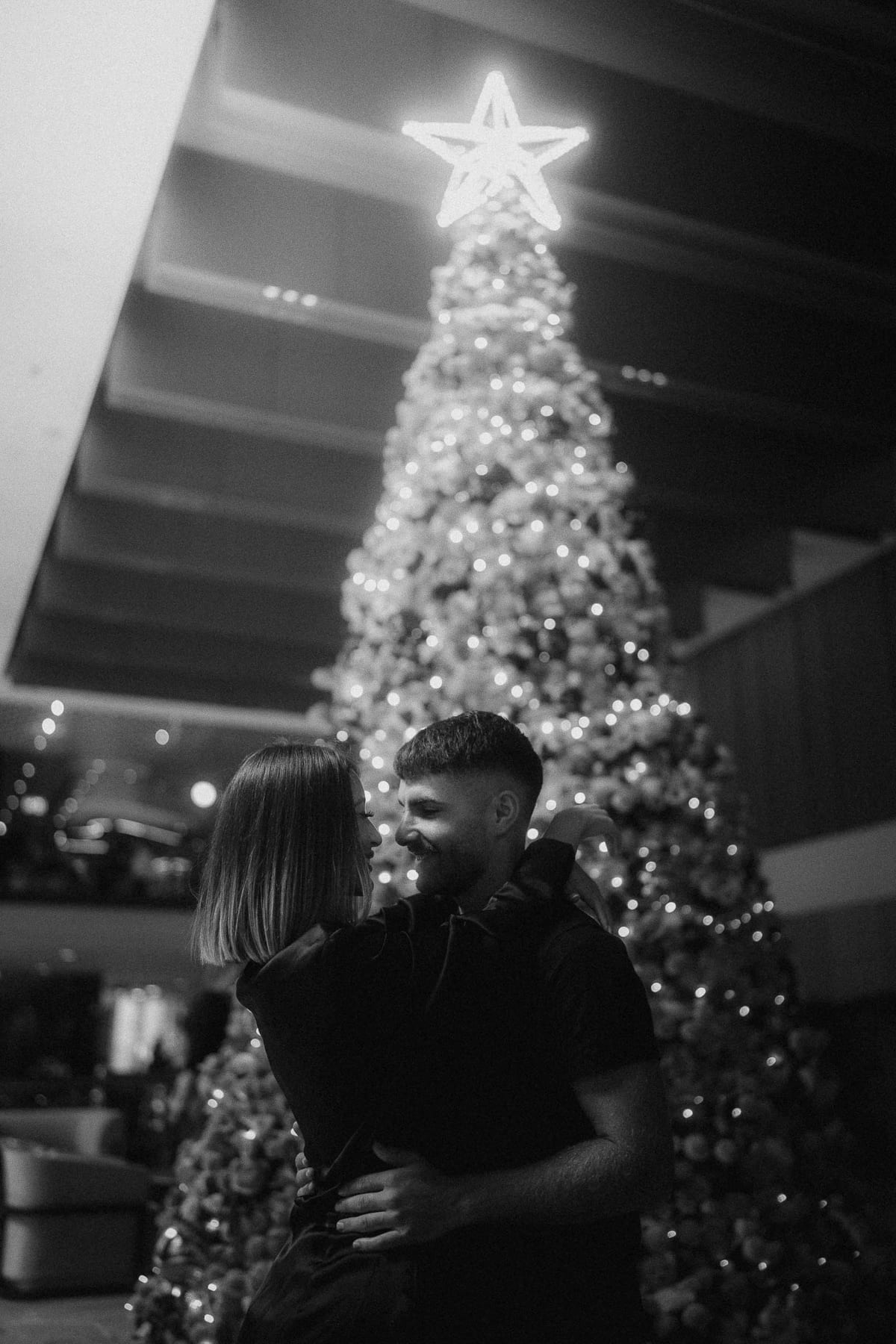 SASKIA AND MAURI (Christmas couple photoshoot at the Fullerton hotel, Martin place)