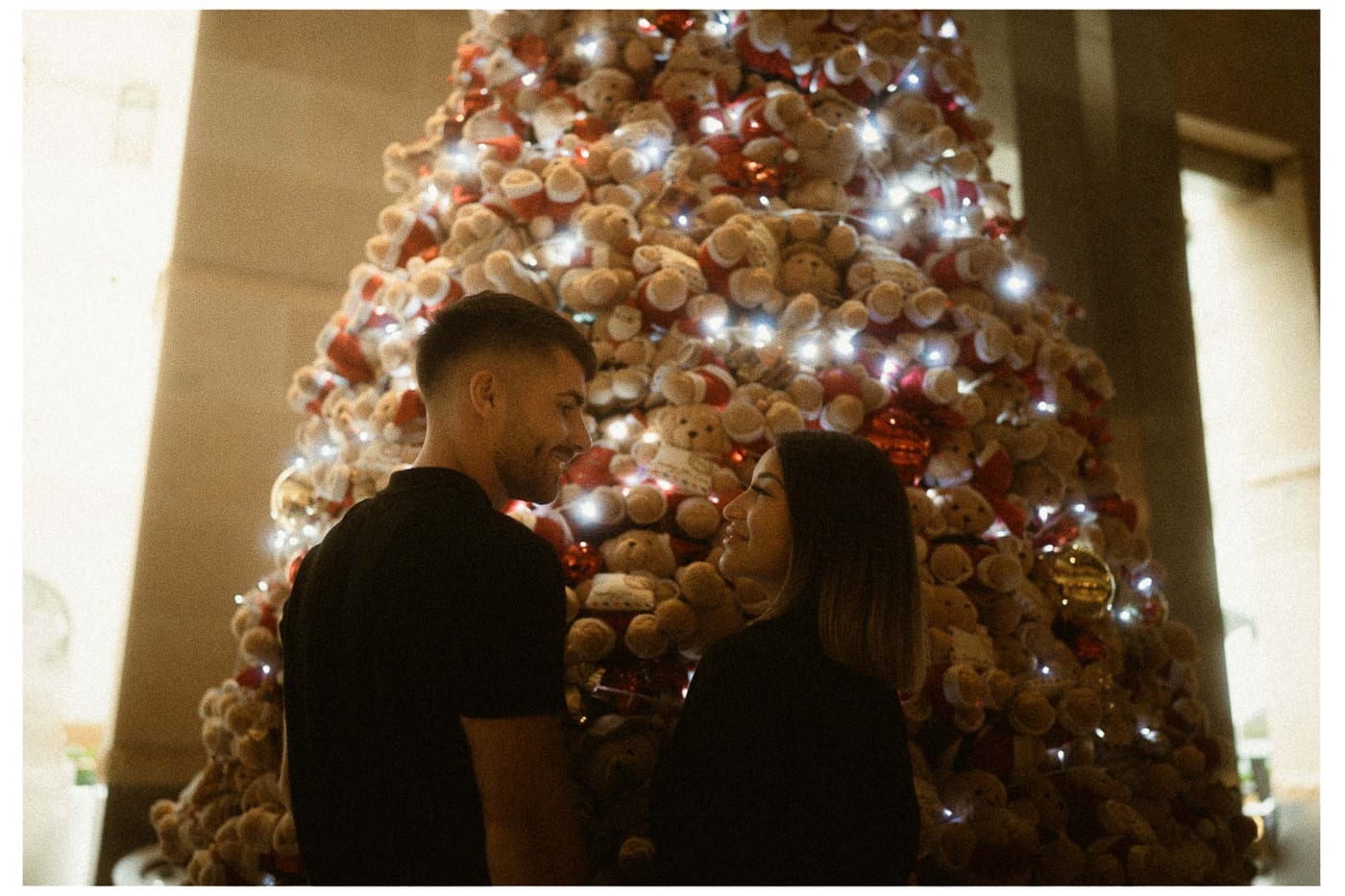 SASKIA AND MAURI (Christmas couple photoshoot at the Fullerton hotel, Martin place)