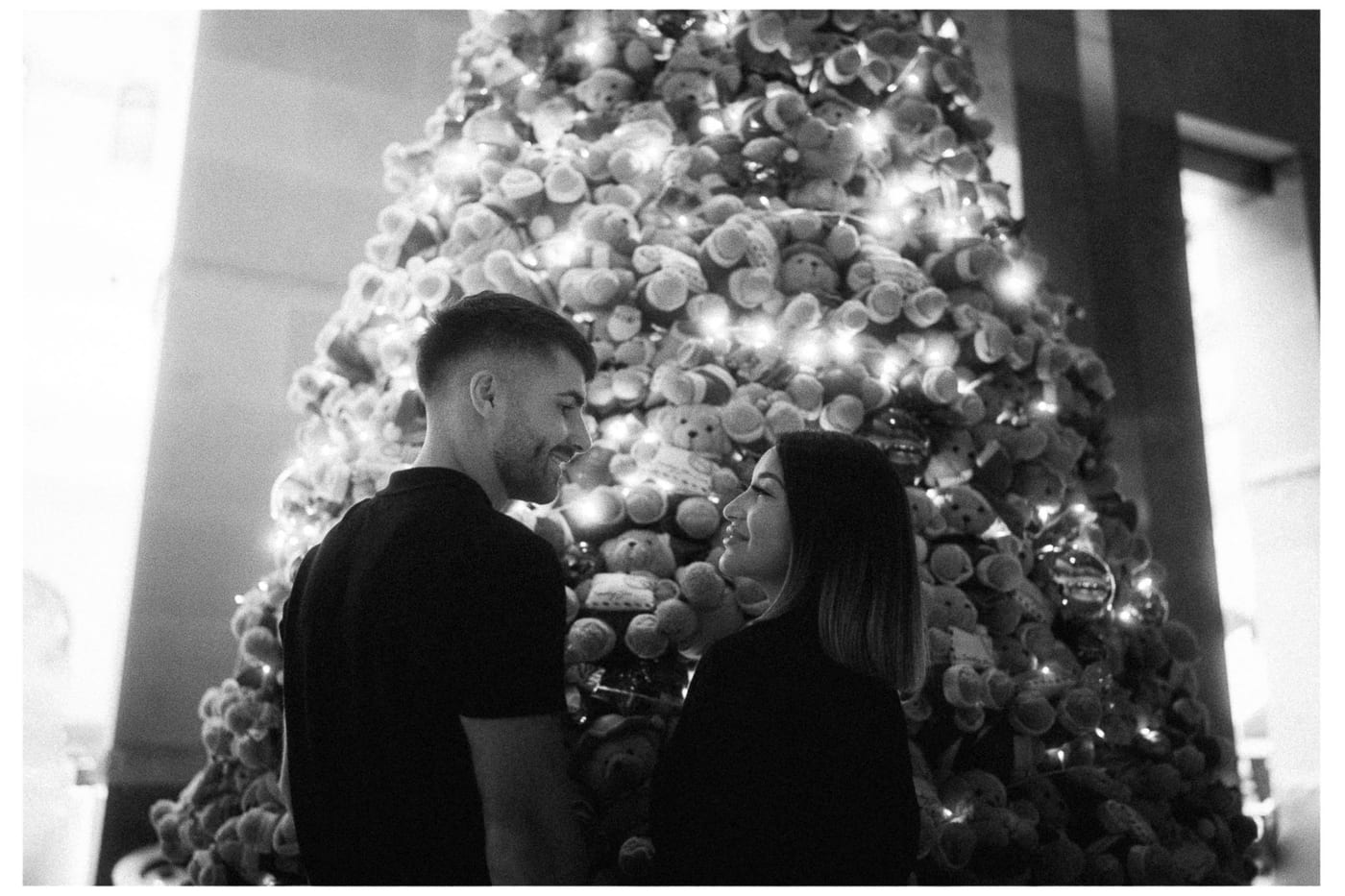 SASKIA AND MAURI (Christmas couple photoshoot at the Fullerton hotel, Martin place)