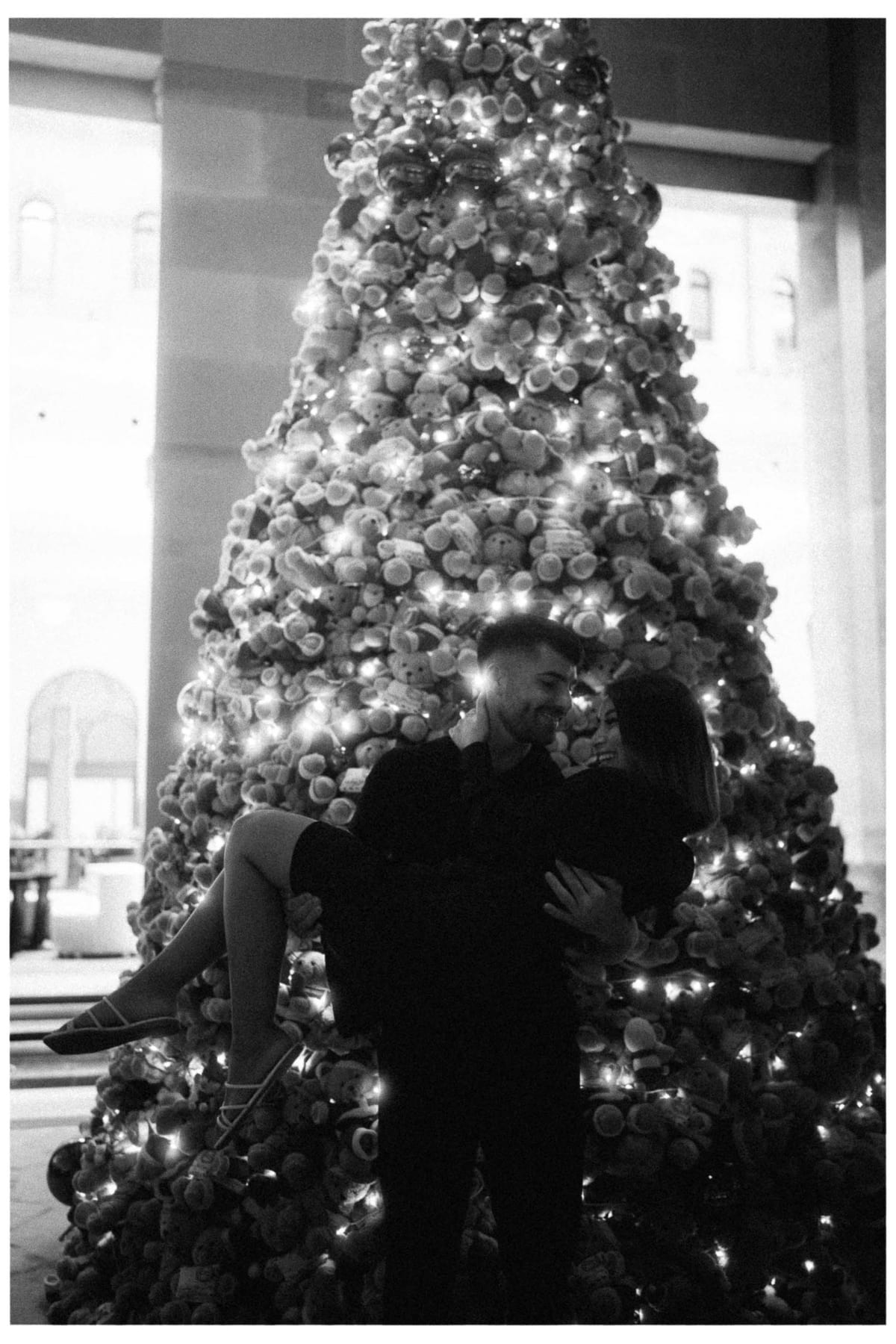 SASKIA AND MAURI (Christmas couple photoshoot at the Fullerton hotel, Martin place)