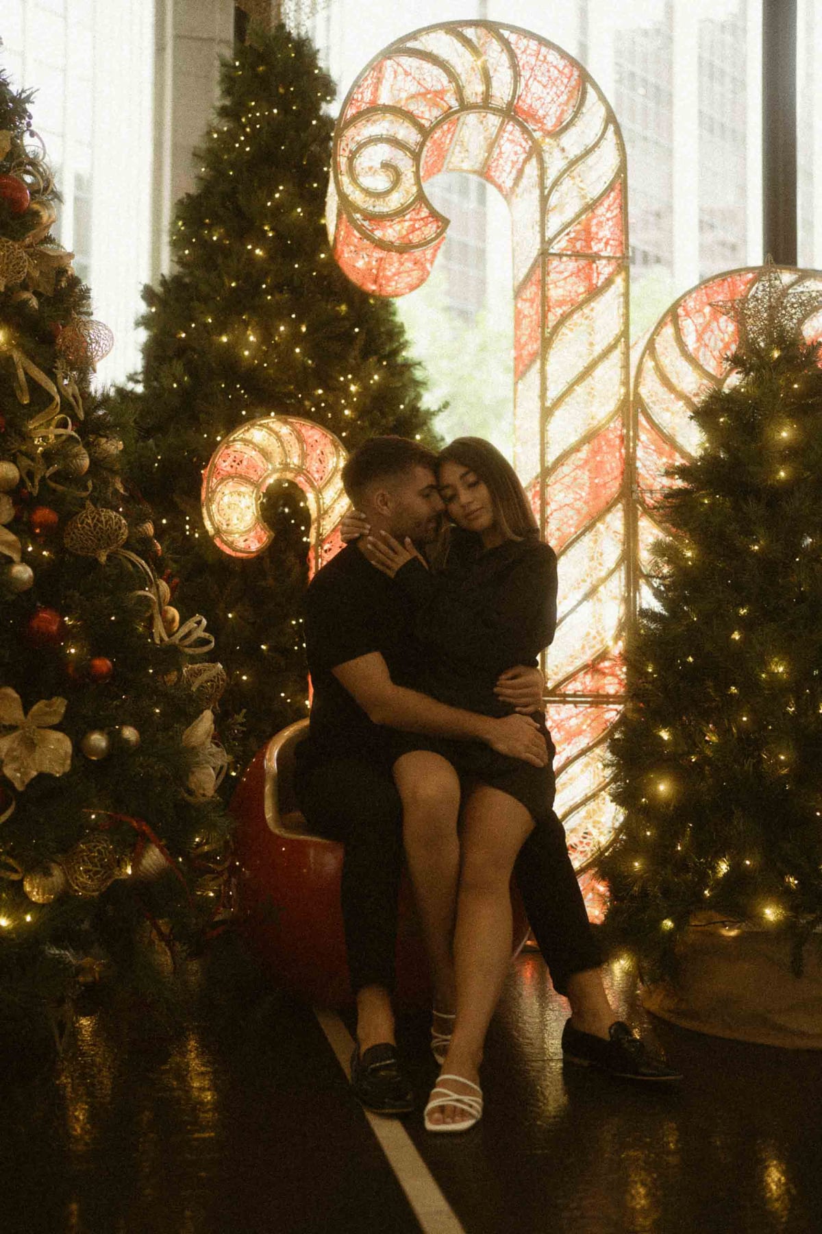 SASKIA AND MAURI (Christmas couple photoshoot at the Fullerton hotel, Martin place)