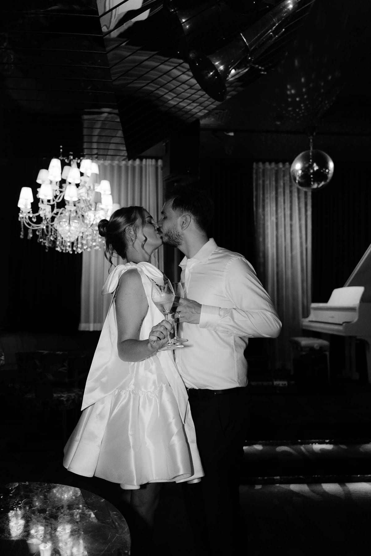 BLAKE AND TESS (Engagement photoshoot at Cardea bar, Barangaroo)