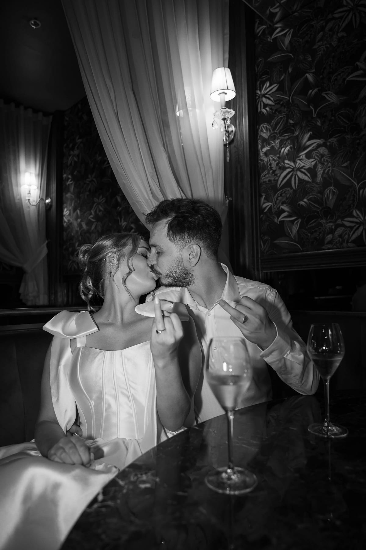 BLAKE AND TESS (Engagement photoshoot at Cardea bar, Barangaroo)