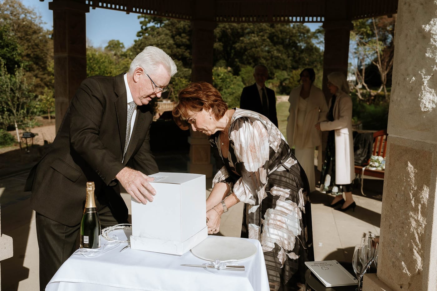 LAURA AND CHRIS (Elopement wedding at the Royal botanical gardens and Opera house Sydney)