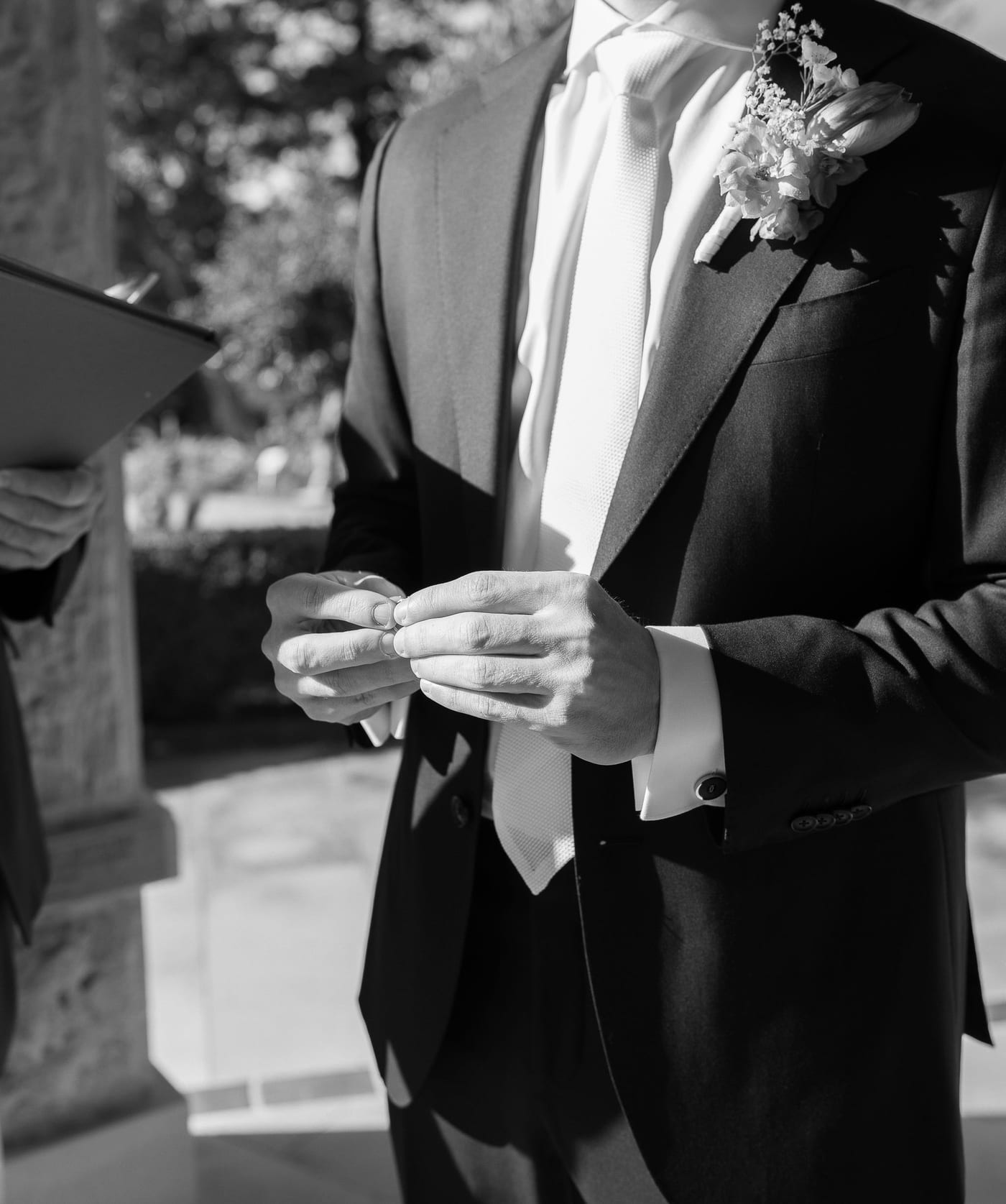 LAURA AND CHRIS (Elopement wedding at the Royal botanical gardens and Opera house Sydney)
