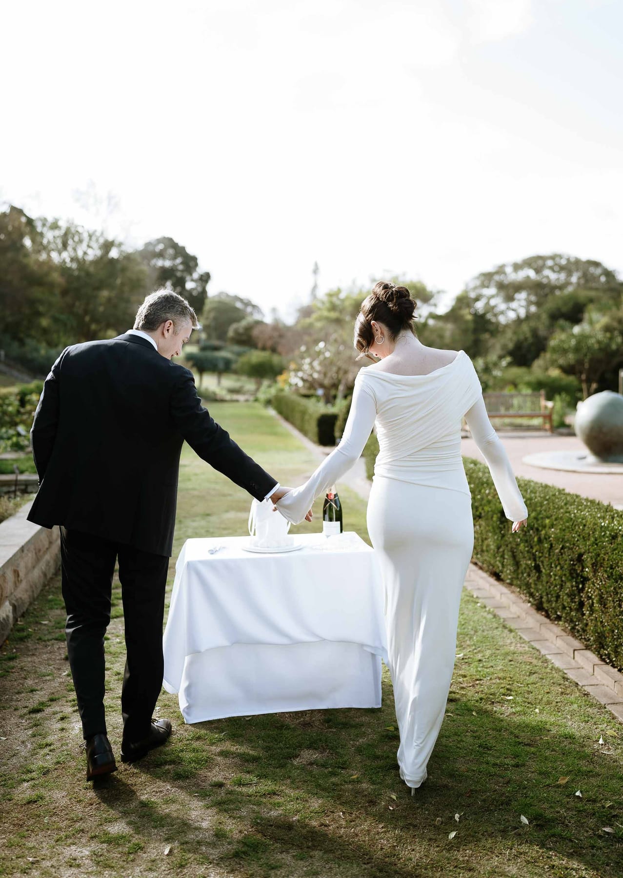 LAURA AND CHRIS (Elopement wedding at the Royal botanical gardens and Opera house Sydney)