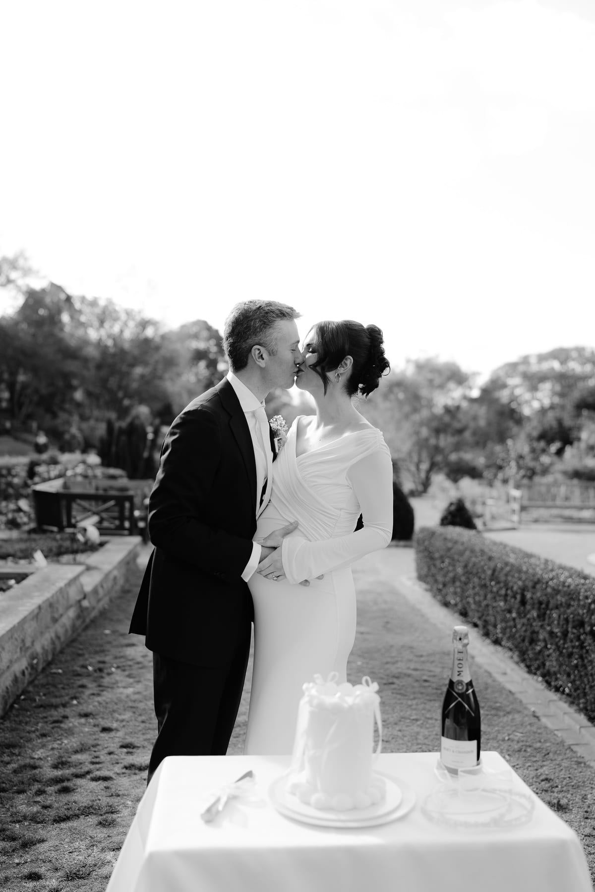 LAURA AND CHRIS (Elopement wedding at the Royal botanical gardens and Opera house Sydney)