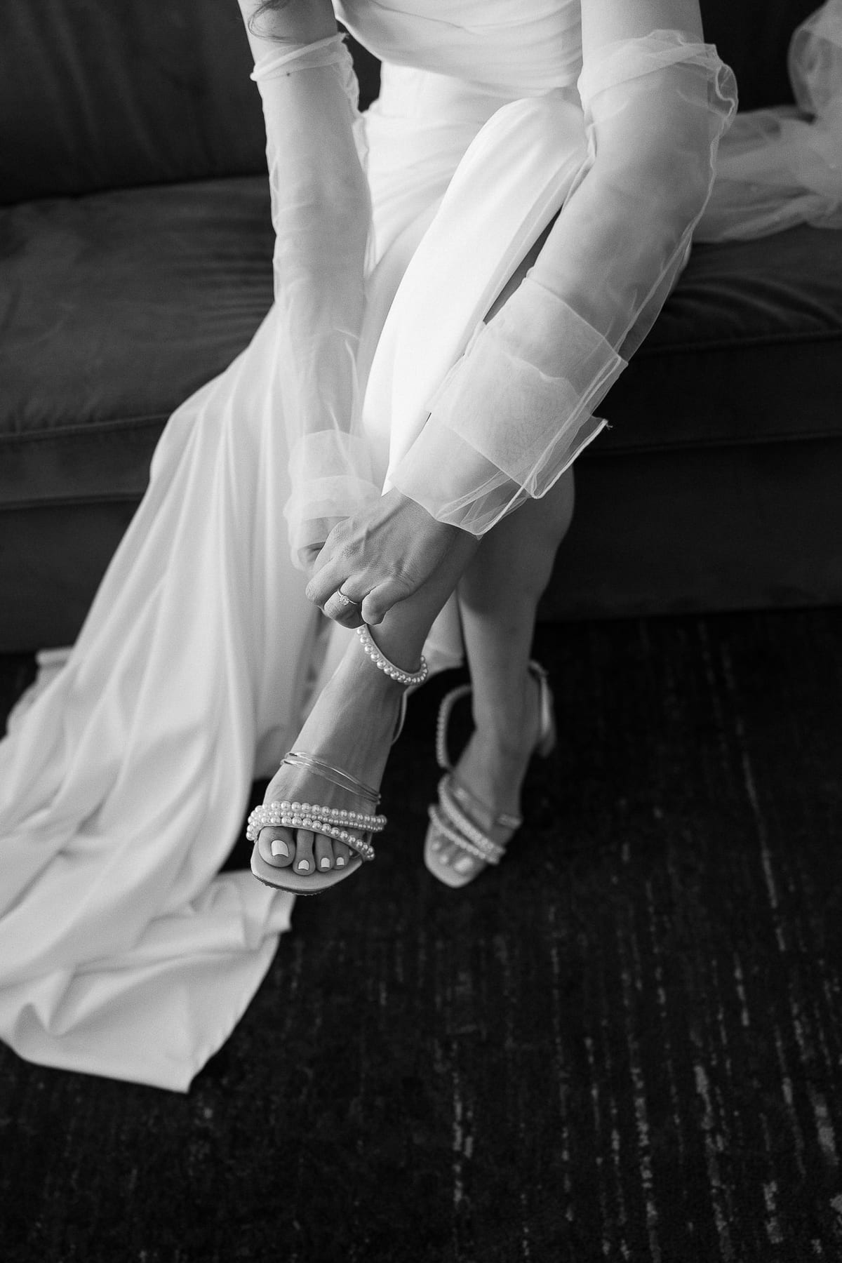 SARAH AND JASON (Intimate Sydney Elopement from Pyrmont Registry to Pier One Harbour Wedding)