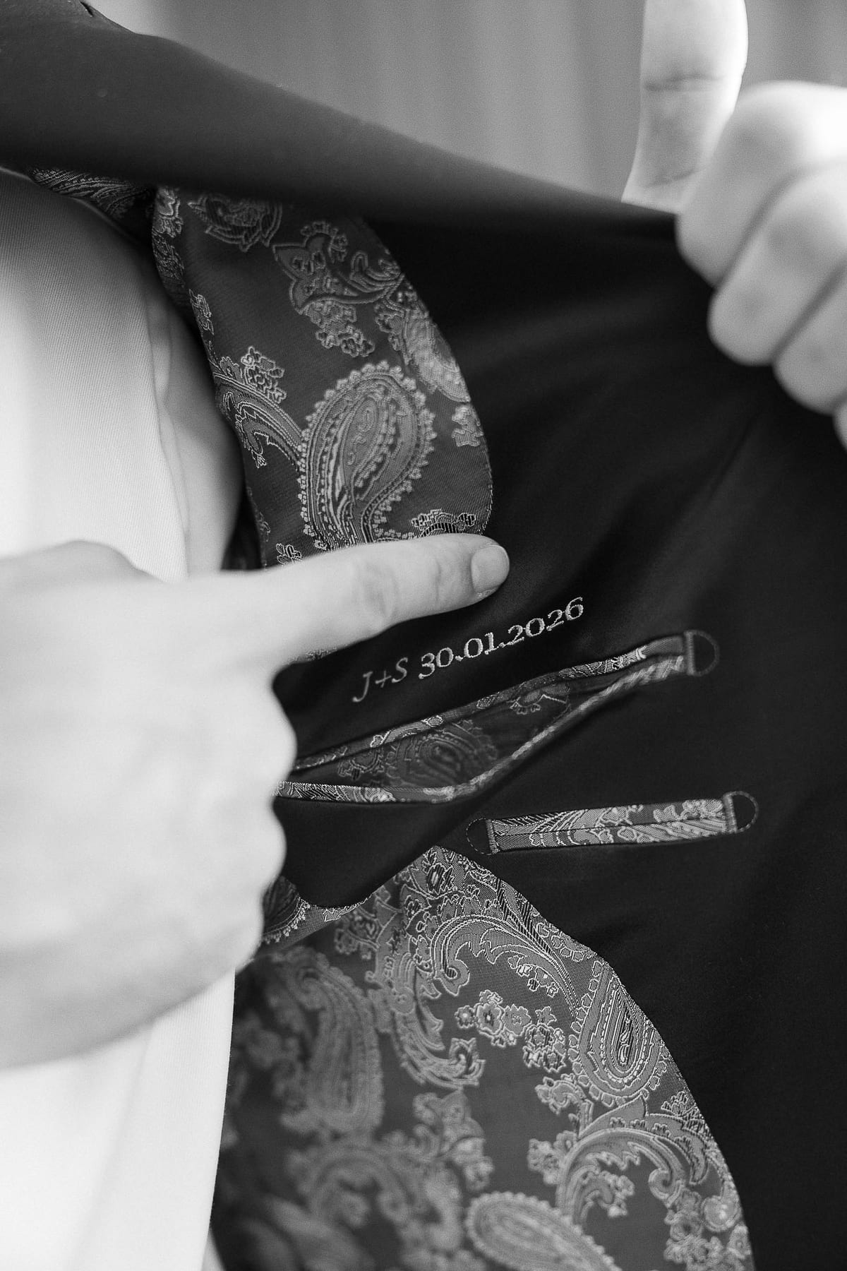 SARAH AND JASON (Intimate Sydney Elopement from Pyrmont Registry to Pier One Harbour Wedding)