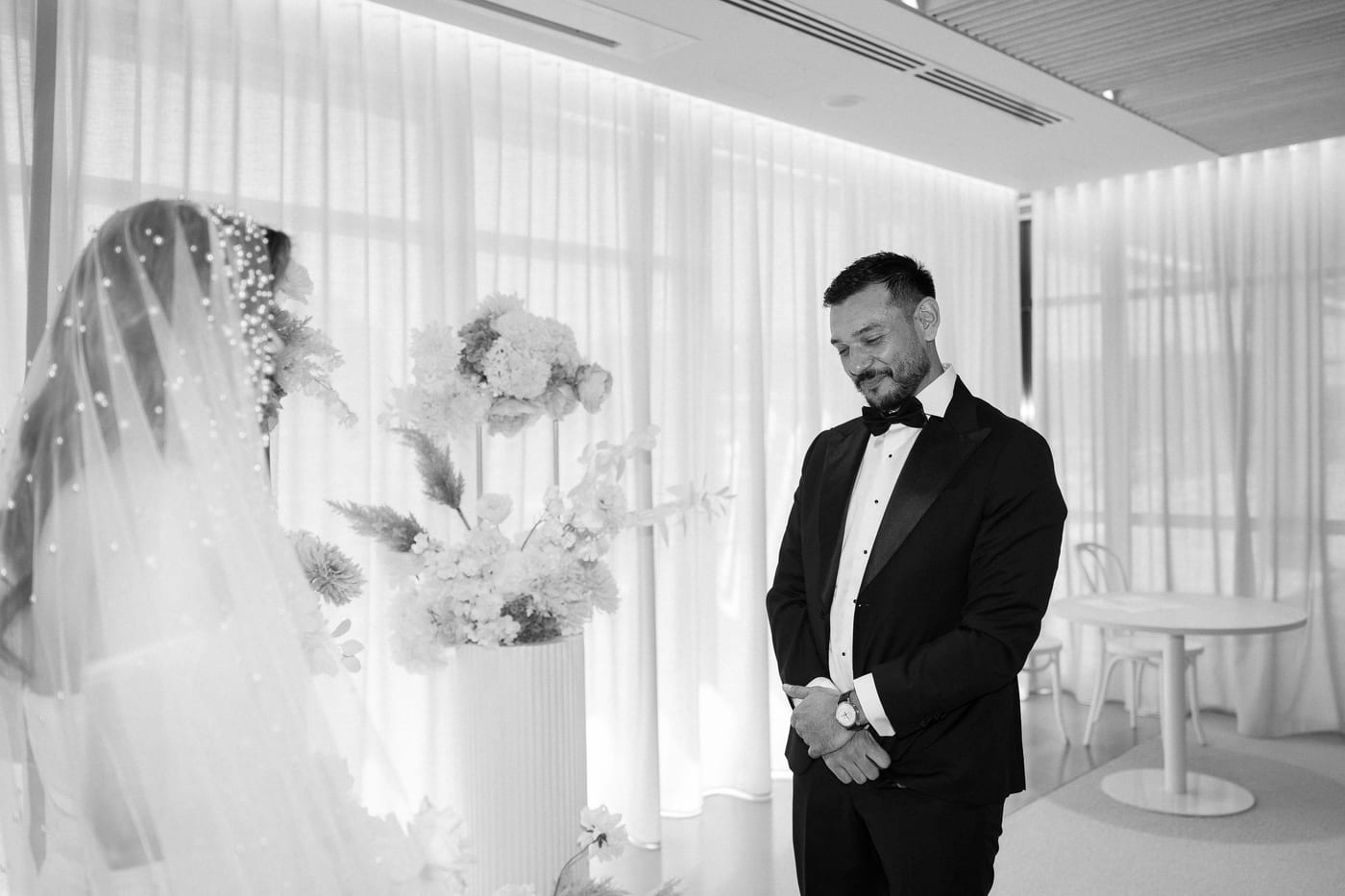 SARAH AND JASON (Intimate Sydney Elopement from Pyrmont Registry to Pier One Harbour Wedding)