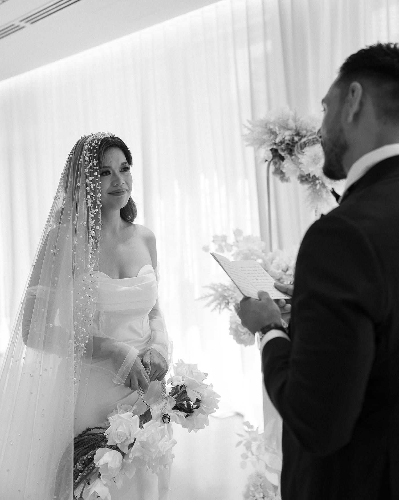 SARAH AND JASON (Intimate Sydney Elopement from Pyrmont Registry to Pier One Harbour Wedding)