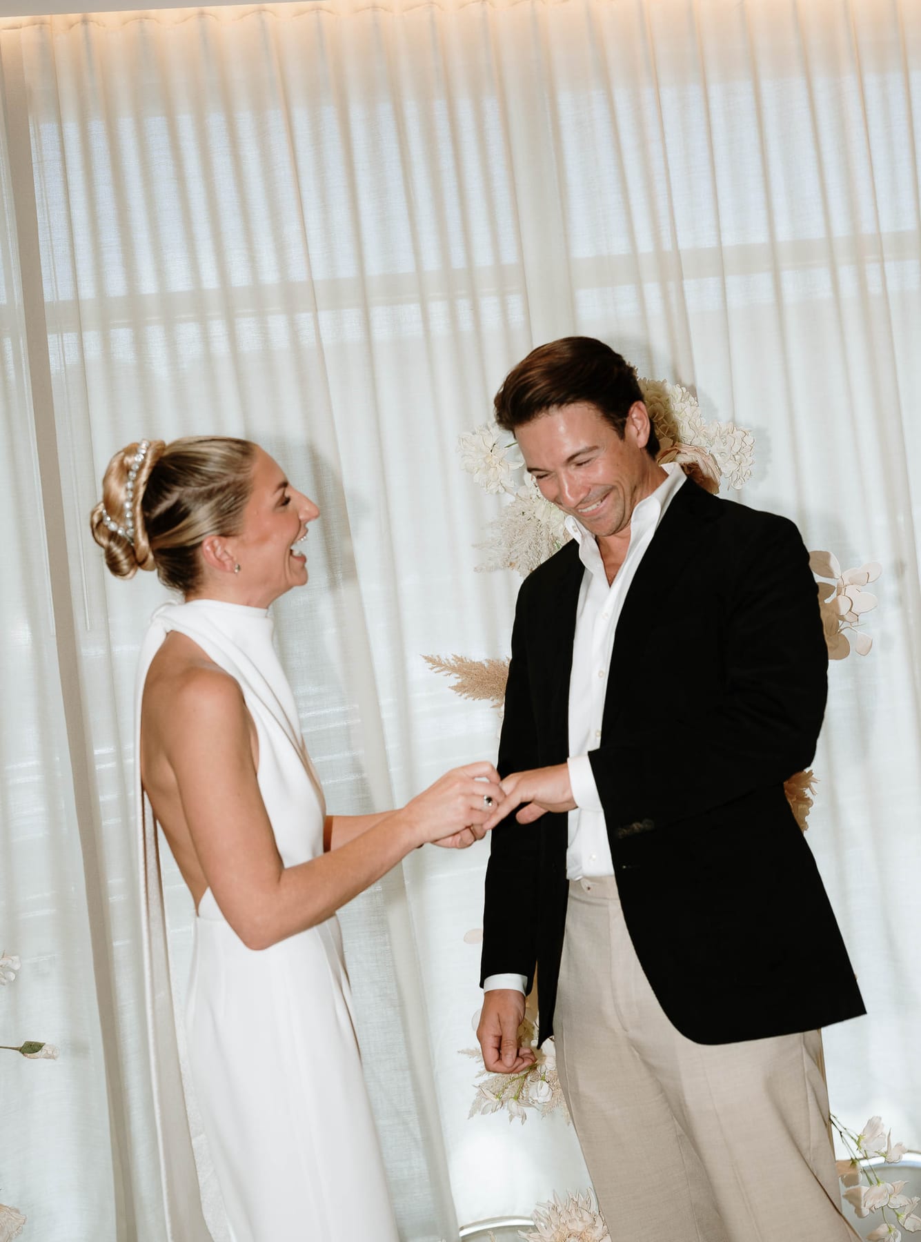 PRUDENCE AND ANDREW (Pyrmont Registry Elopement and Sydney Iconic views)