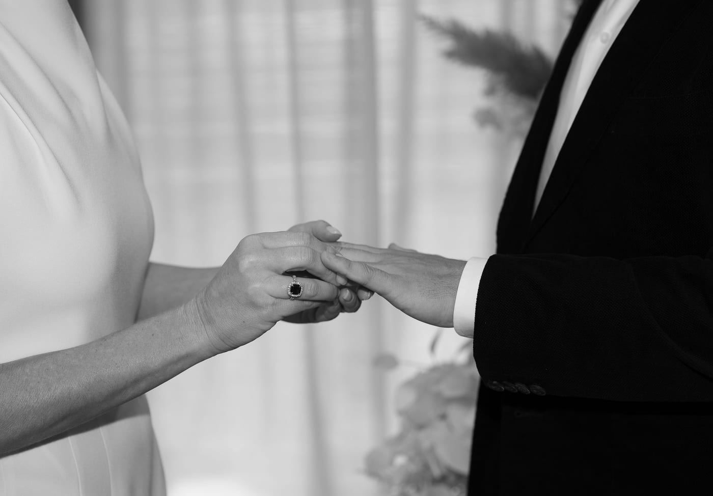PRUDENCE AND ANDREW (Pyrmont Registry Elopement and Sydney Iconic views)