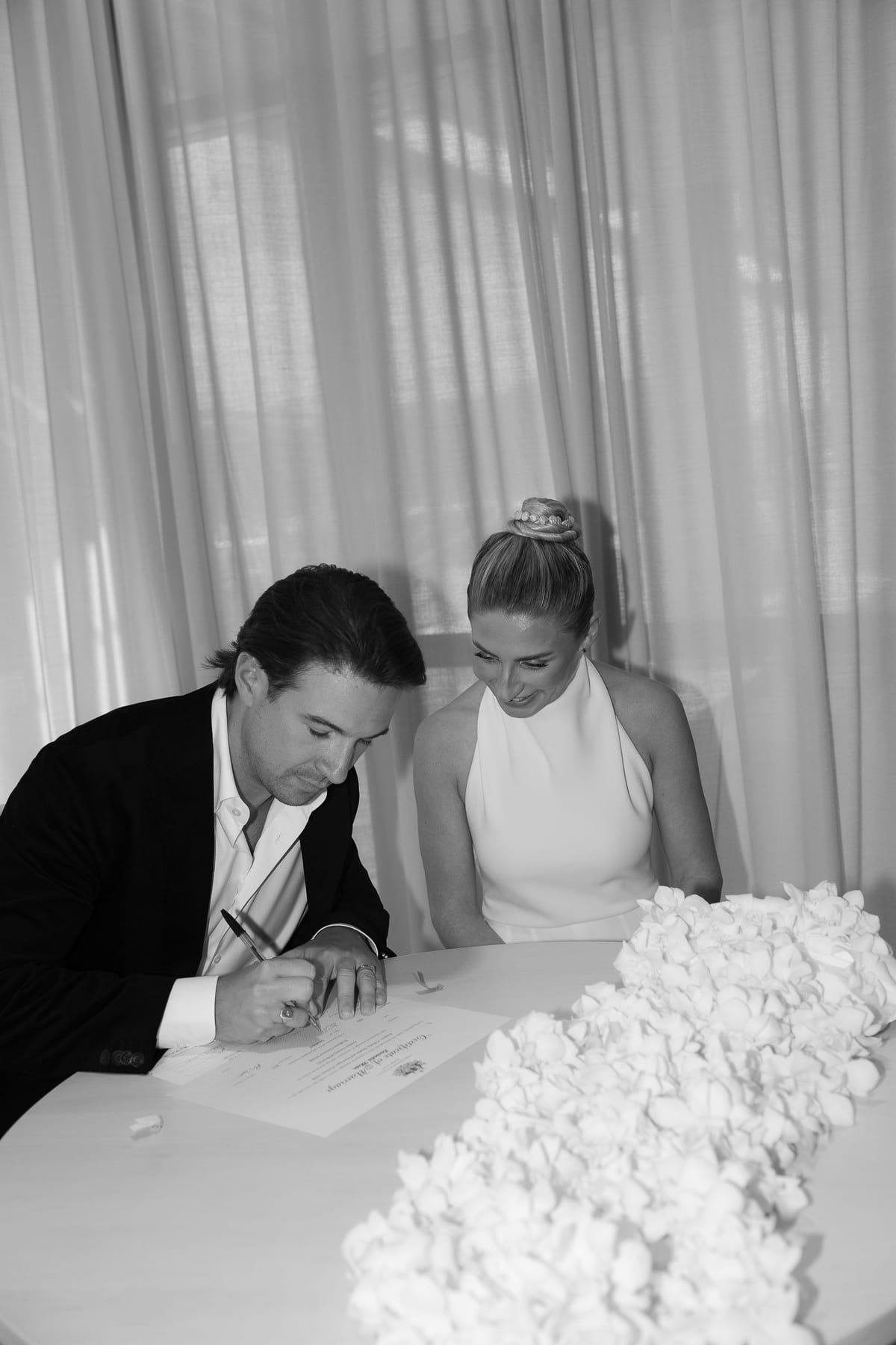 PRUDENCE AND ANDREW (Pyrmont Registry Elopement and Sydney Iconic views)