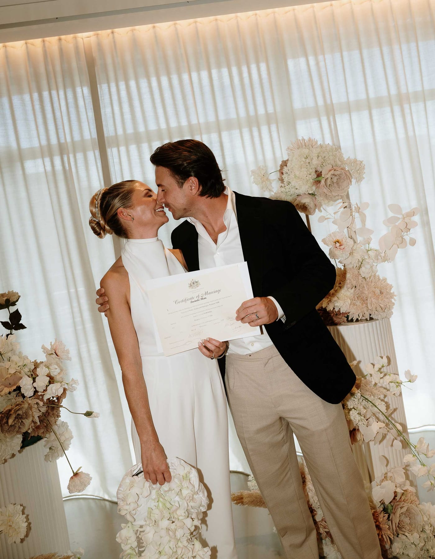 PRUDENCE AND ANDREW (Pyrmont Registry Elopement and Sydney Iconic views)