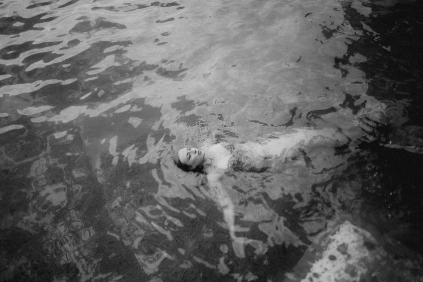 Moody Mermaid Photoshoot at Bronte Beach Rock Pool with Taylor