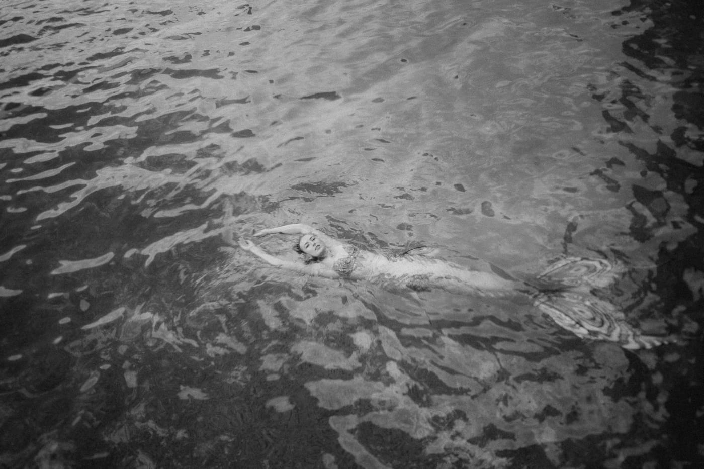 Moody Mermaid Photoshoot at Bronte Beach Rock Pool with Taylor