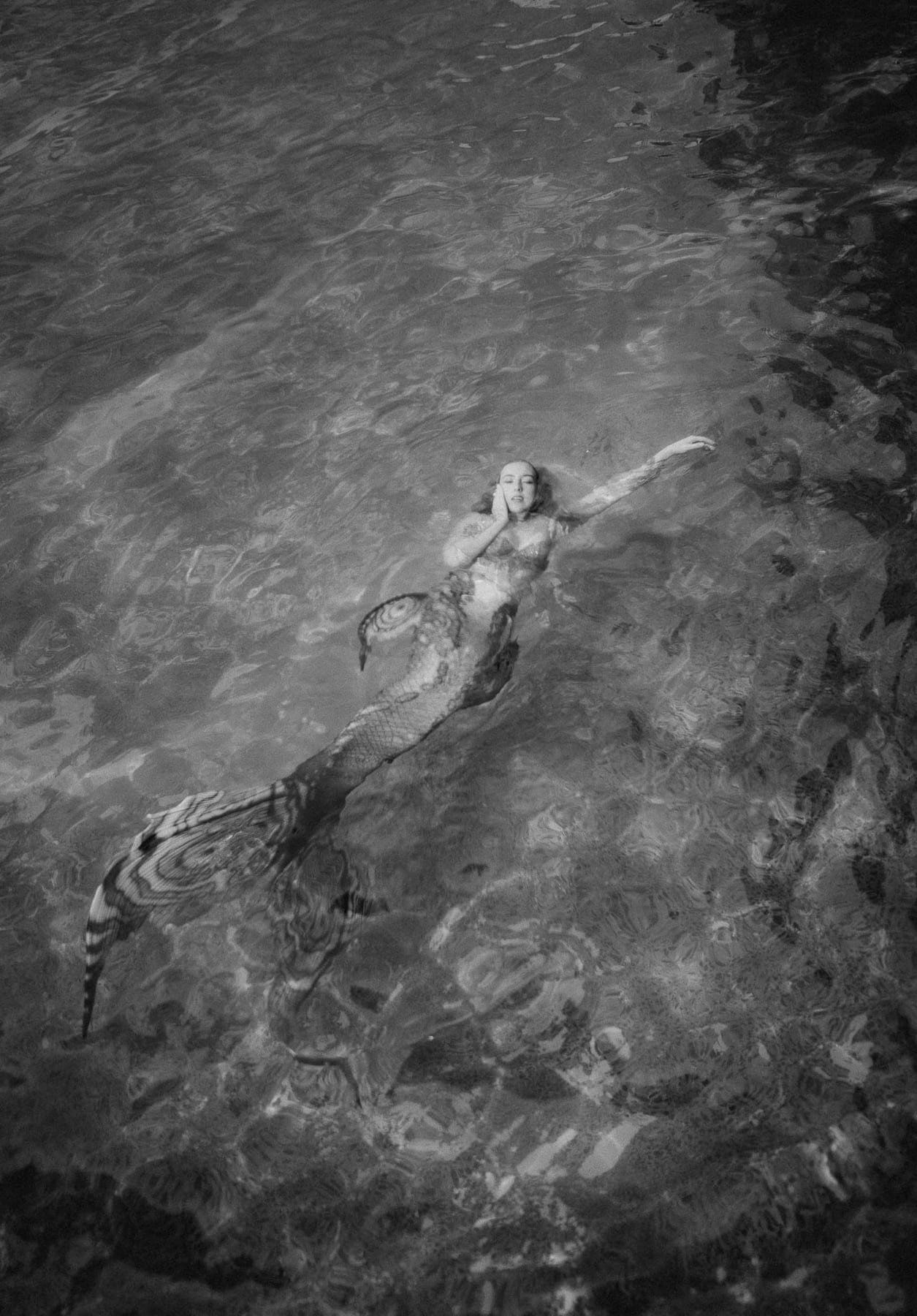Moody Mermaid Photoshoot at Bronte Beach Rock Pool with Taylor