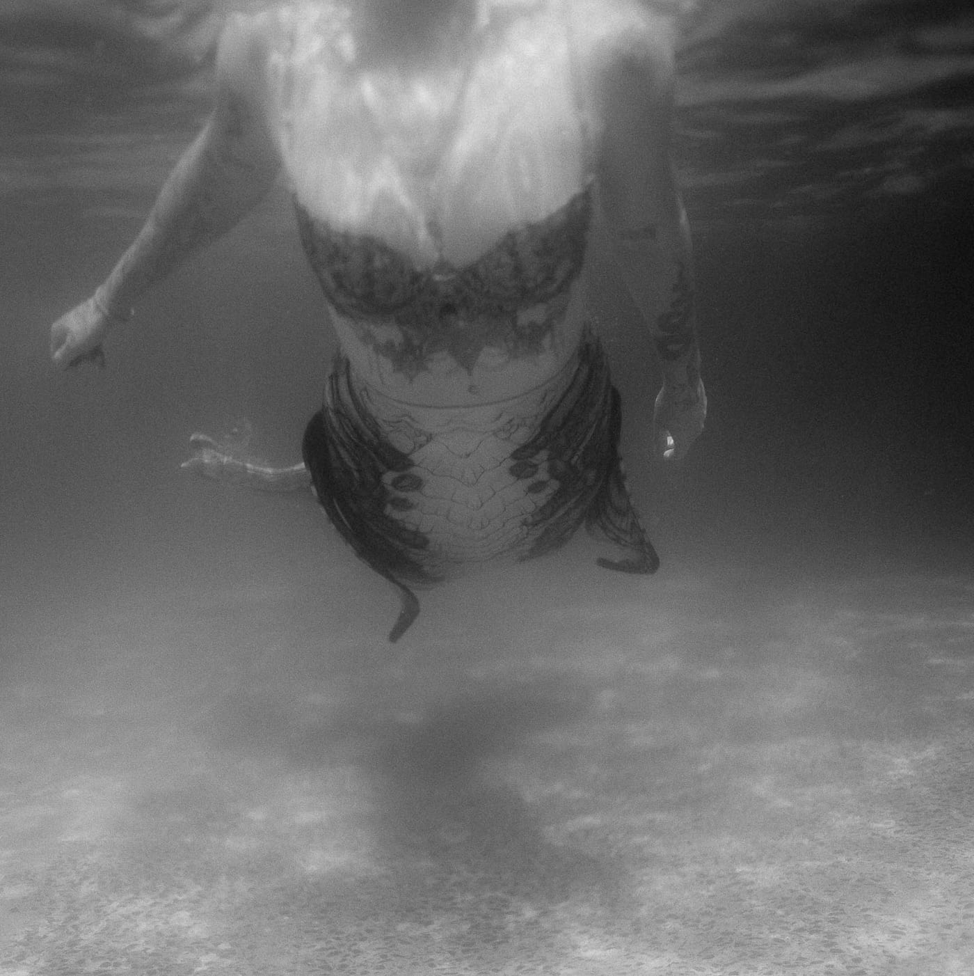 Moody Mermaid Photoshoot at Bronte Beach Rock Pool with Taylor